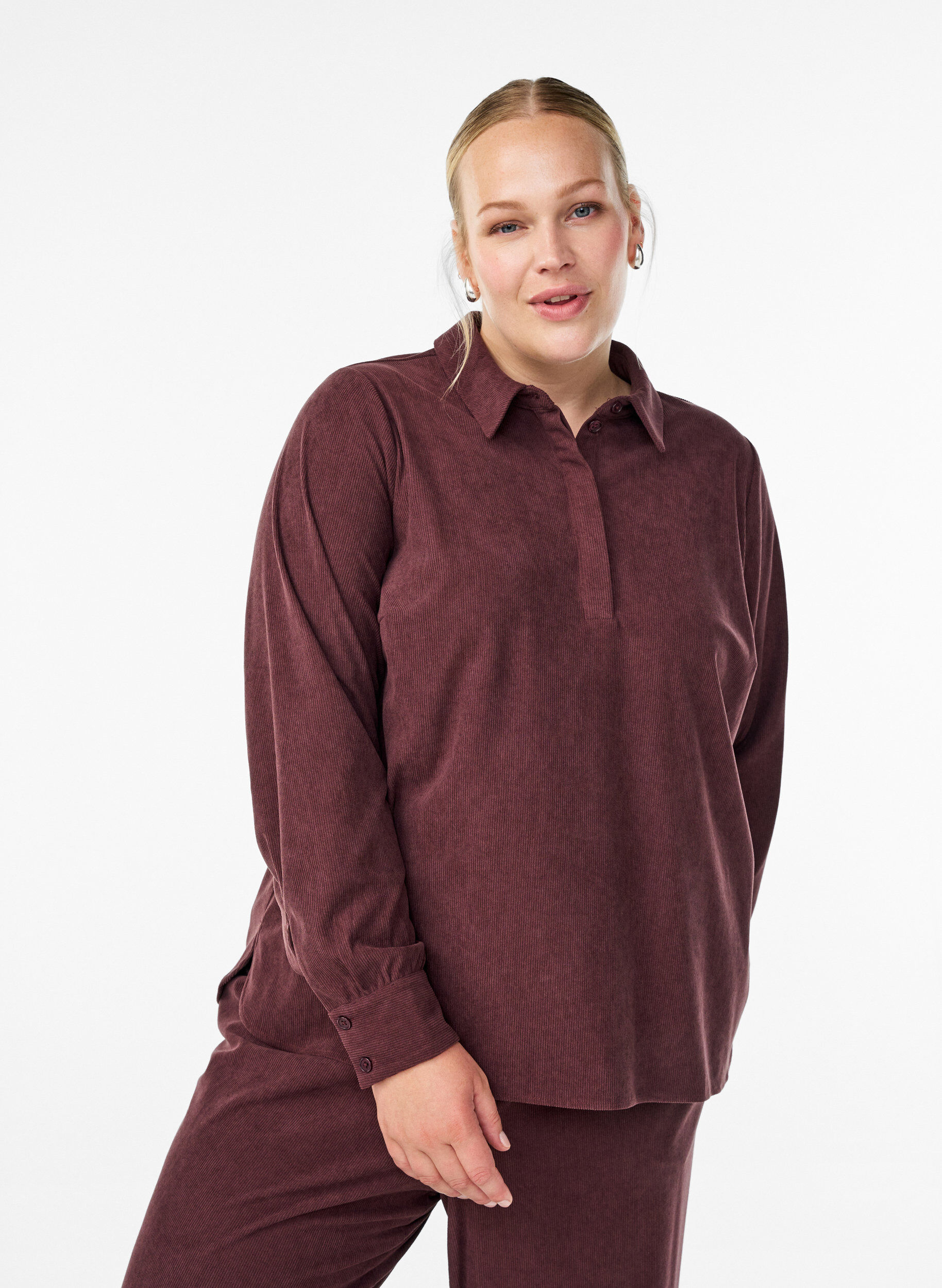 Zizzi Lang&auml;rmlige Bluse aus Cord, Dunkles Bordeaux, Model image number 0