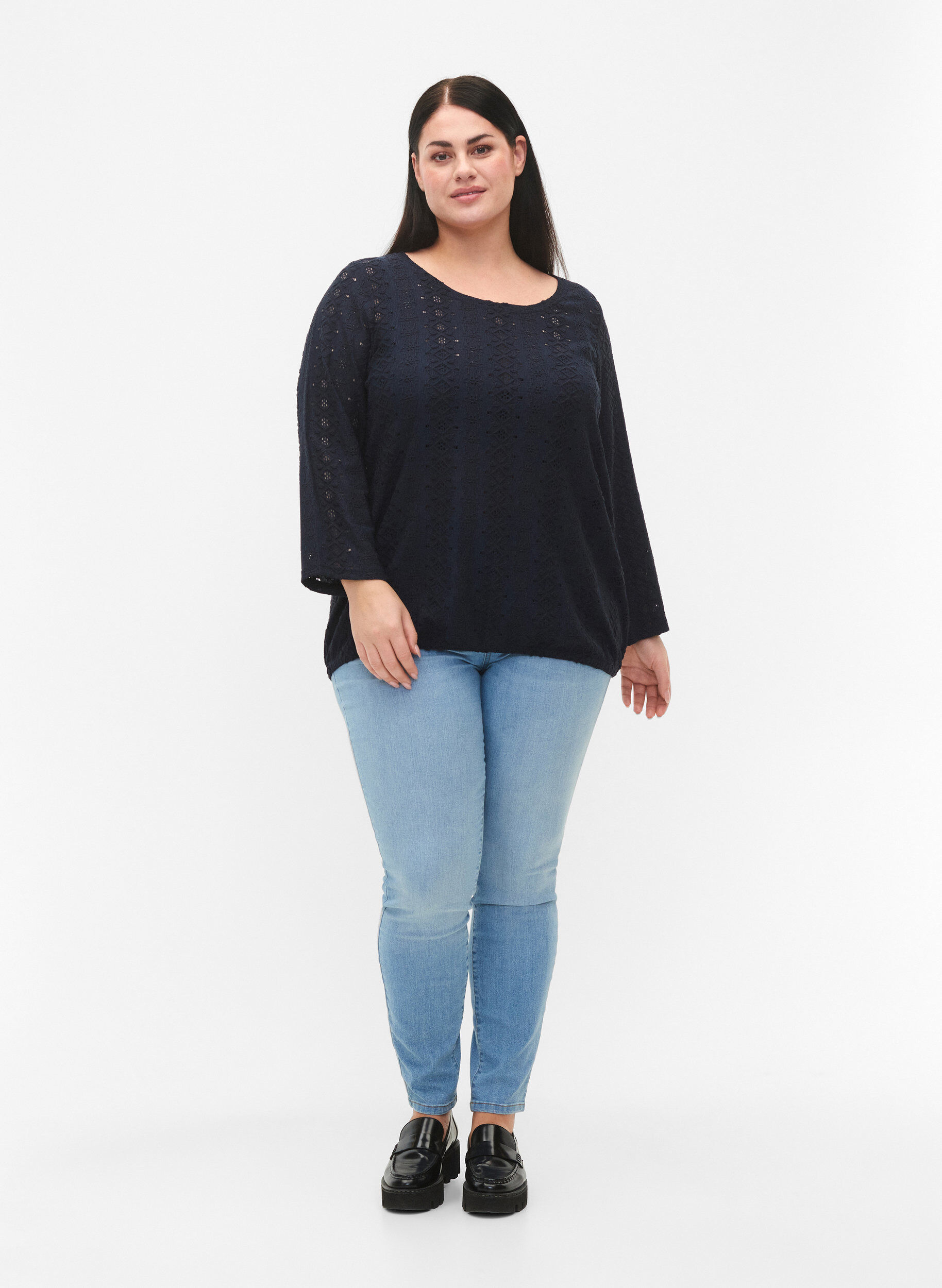 Zizzi Bluse mit Anglaise-Stickerei und 7/8-&Auml;rmeln, Navy Blazer, Model image number 2