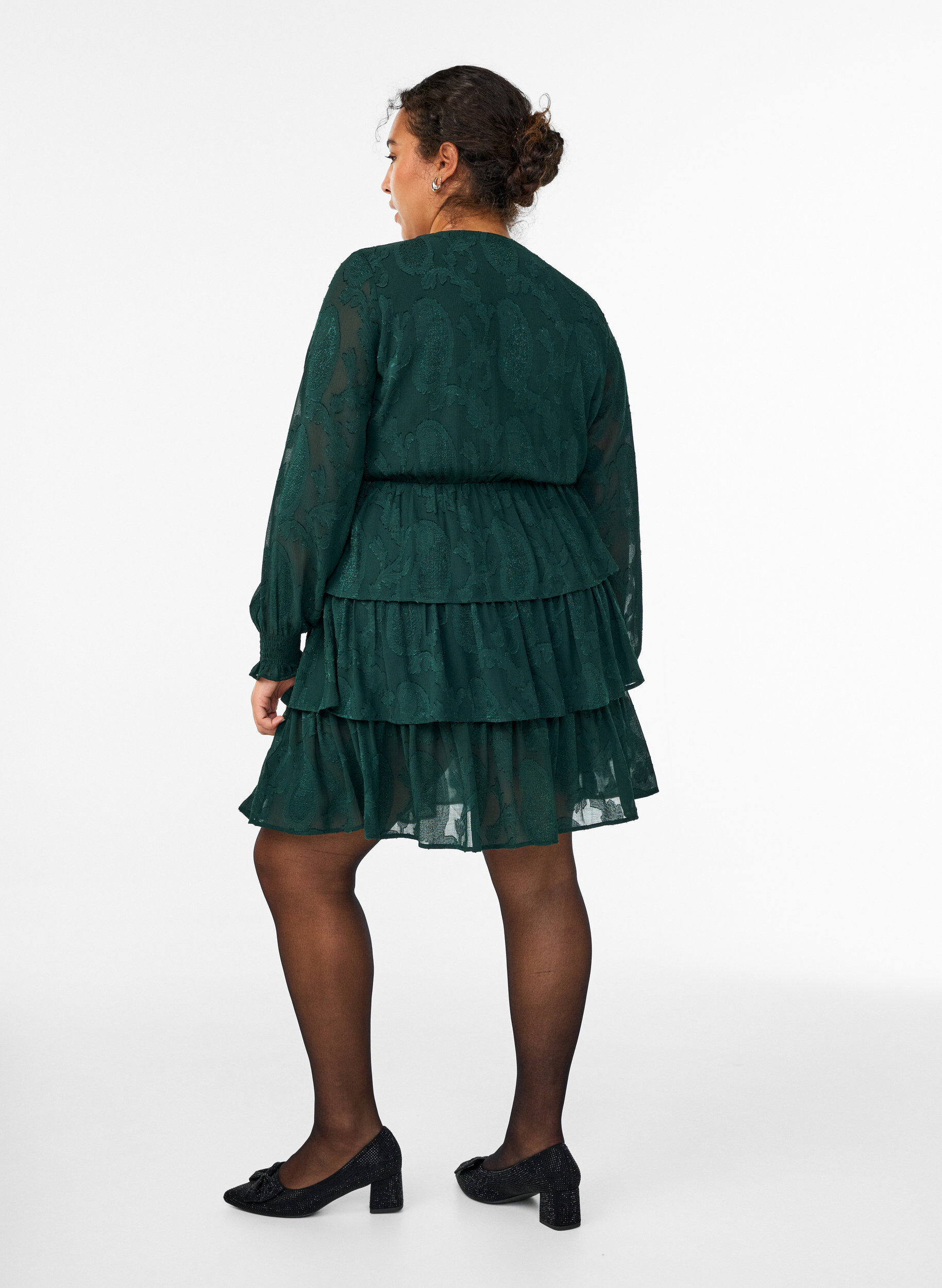 ZizziKurzes Kleid mit R&uuml;schen und Strukturmuster, Gr&uuml;n, Model image number 2