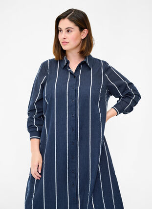 Langes gestreiftes Hemdkleid aus Baumwolle, N.Sky w.White Stripe, Model image number 2