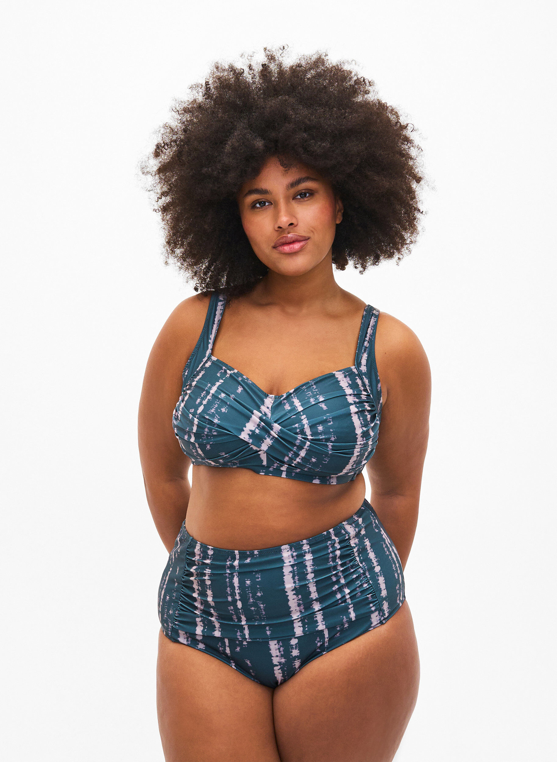 Zizzi Extra hoch taillierte Bikini-Hose mit Print, Gr&uuml;n, Model image number 0