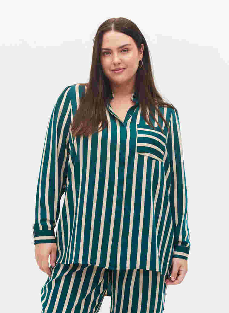 Gestreiftes langärmeliges Hemd, Green Stripe, Model