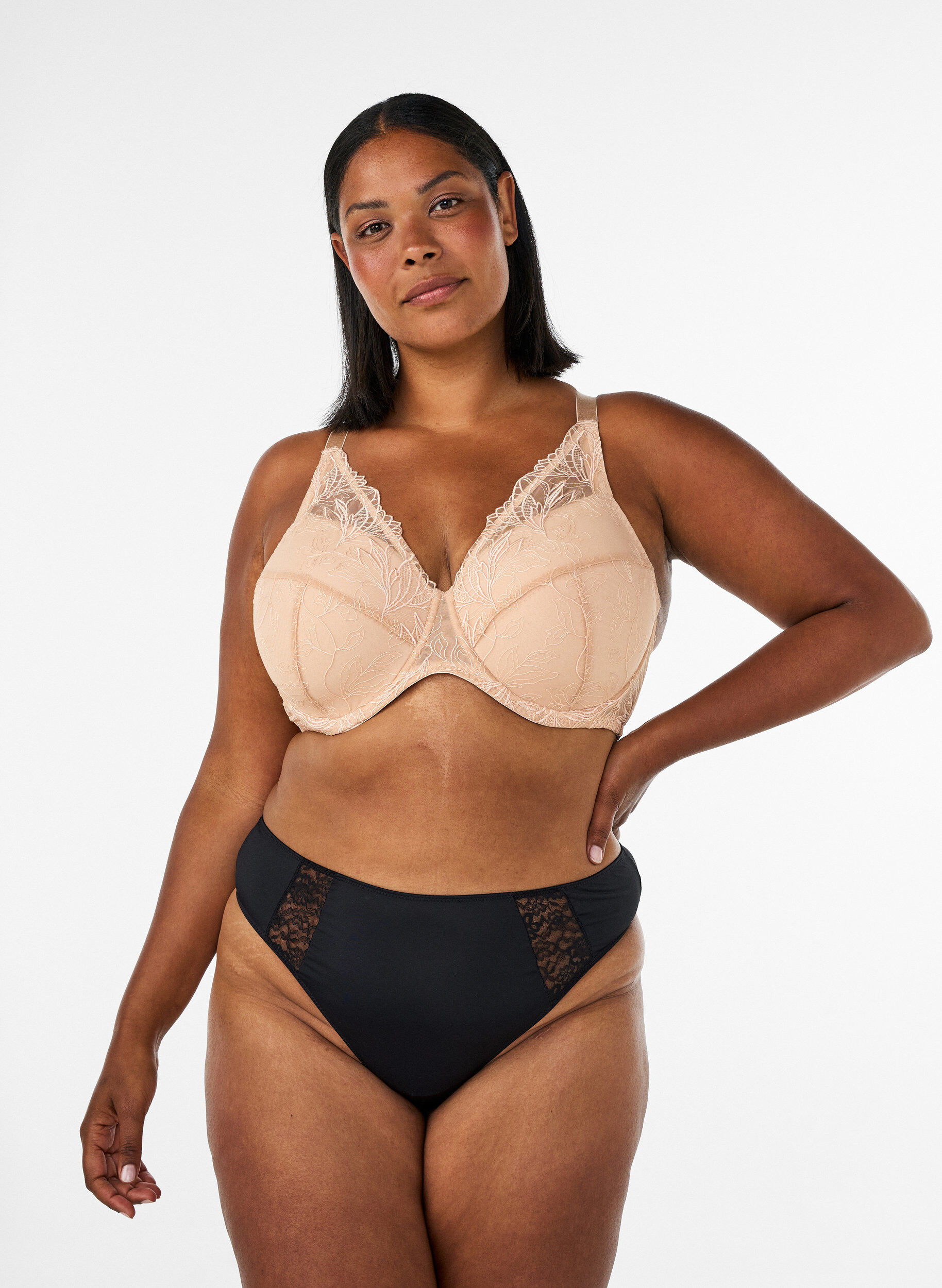 ZizziGepolsterter Spitzen-BH mit B&uuml;gel, Beige, Model image number 1