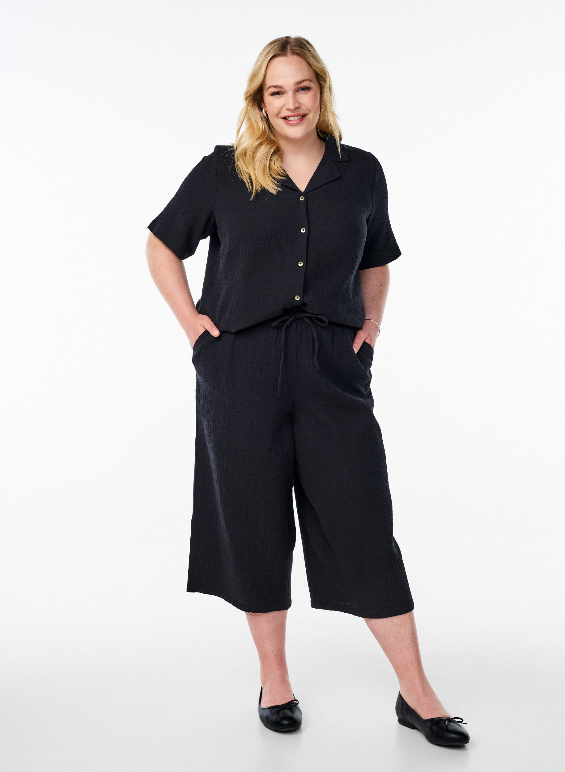 Zizzi Culotte-Hosen mit hoher Taille, Schwarz, Model image number 0