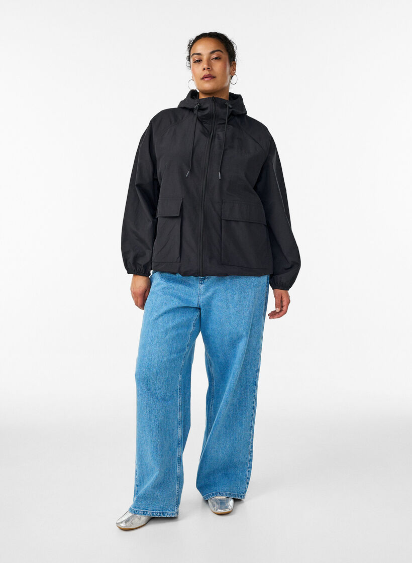 Leichte Kapuzenjacke mit Taschen, Schwarz, Model image number 1