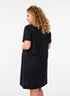 Kurz&auml;rmeliges Nachthemd aus Bio-Baumwolle, Schwarz, Model image number 2
