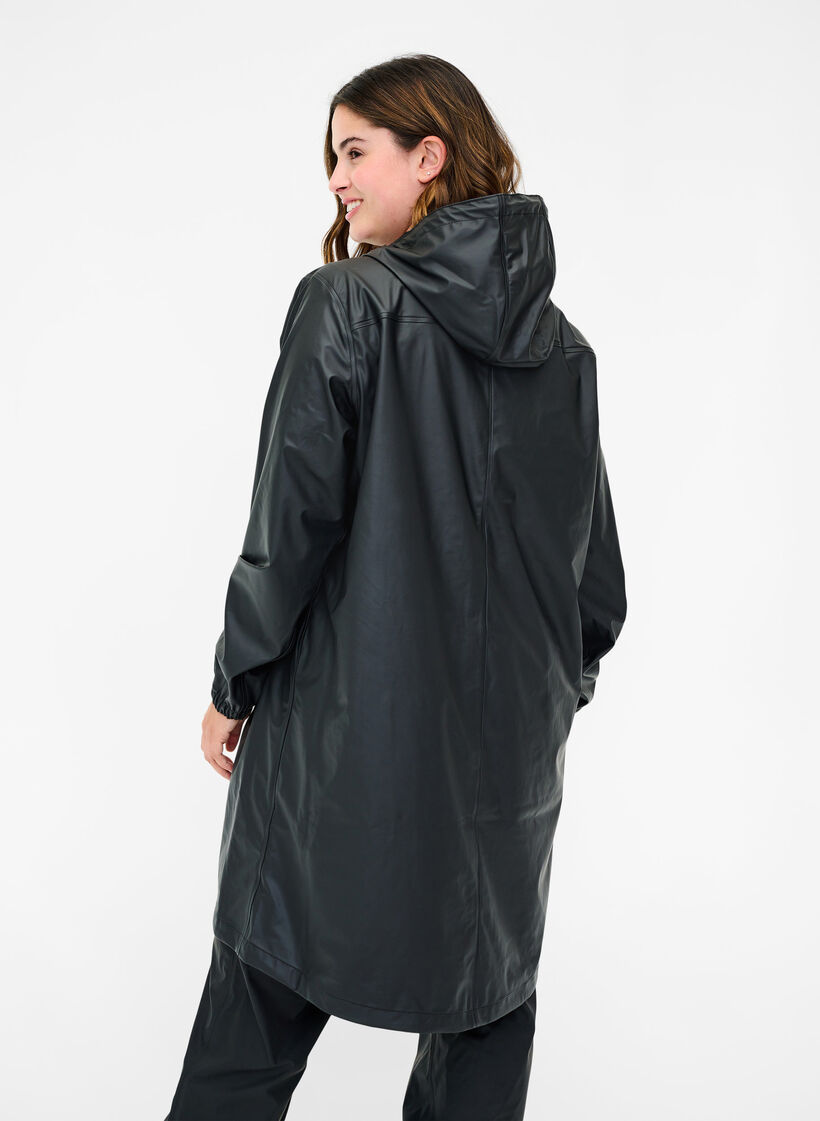 Regenjacke mit Kapuze und Knopfverschluss, Black, Model image number 1