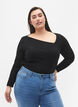 Lang&auml;rmliges T-Shirt mit asymmetrischer Schnitt, Black, Model image number 0