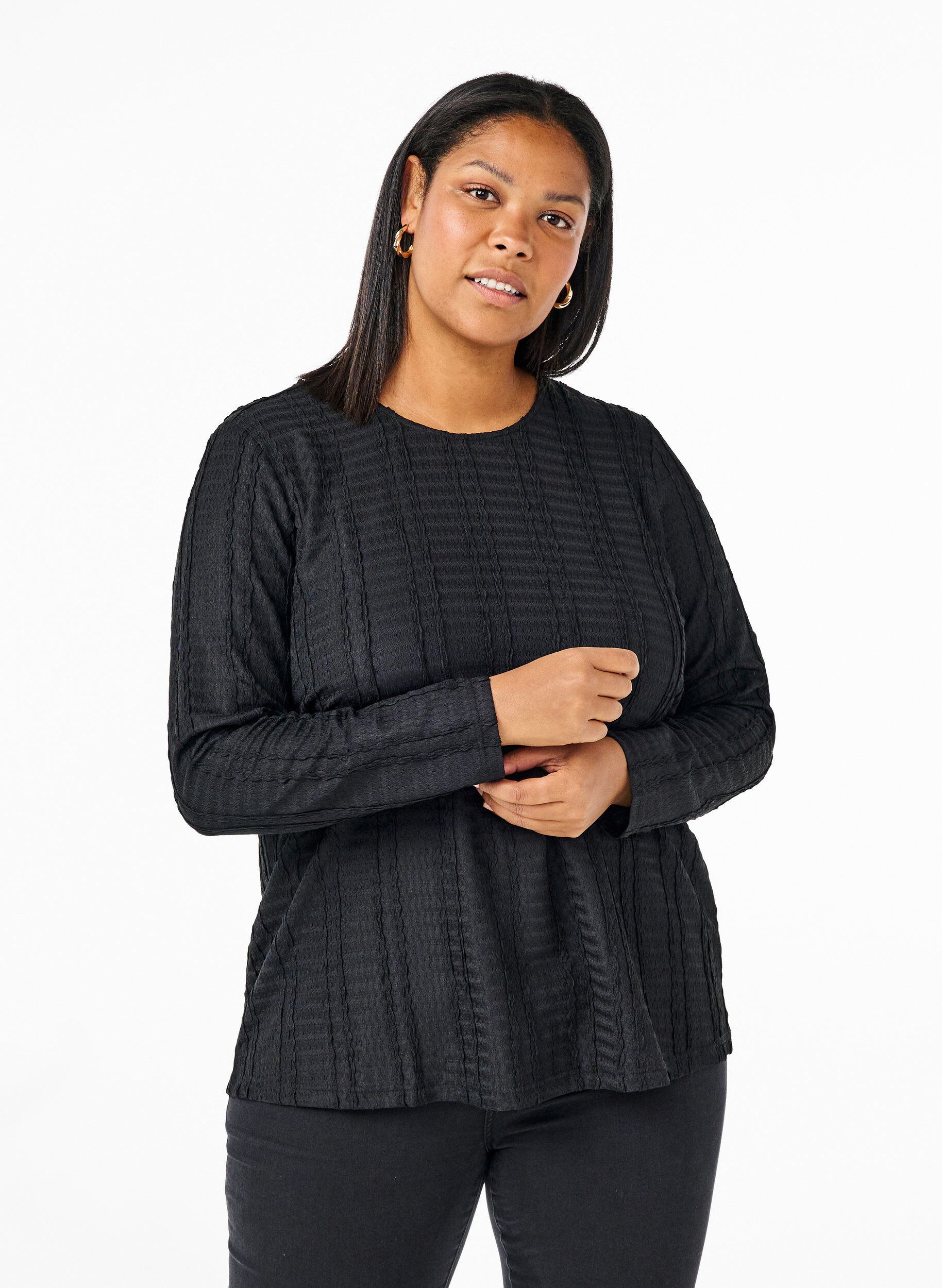 Zizzi  Lang&auml;rmelige Bluse mit Textur, Black, Model image number 0