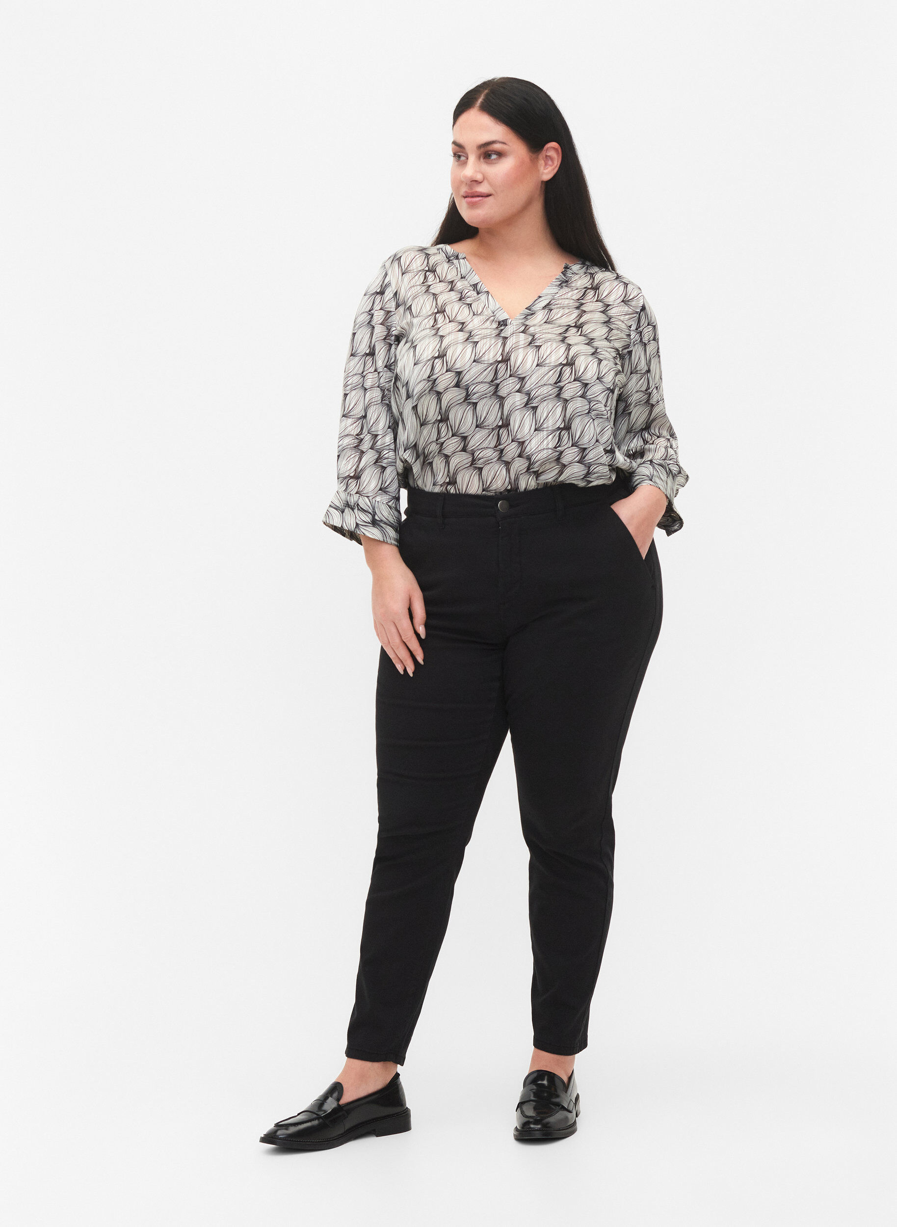 Zizzi Chinos aus Baumwolle, Black, Model image number 0