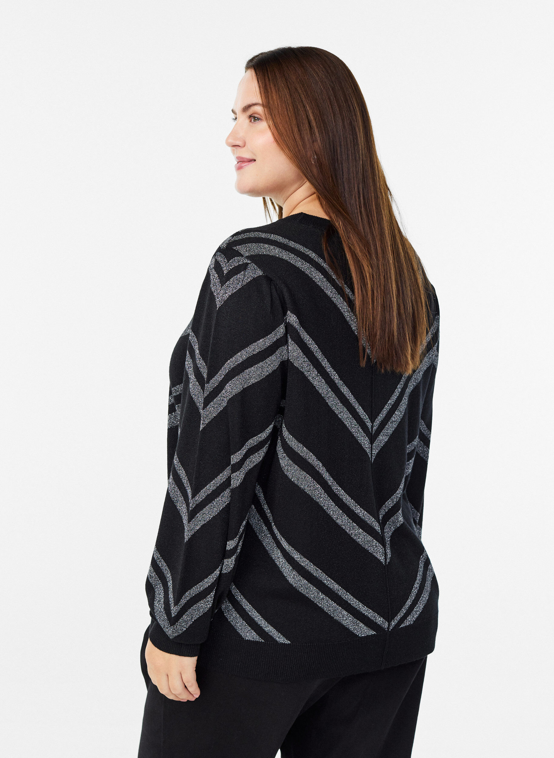 Zizzi Gemusterte Strickbluse mit Glitzereffekt, Schwarz, Model image number 2