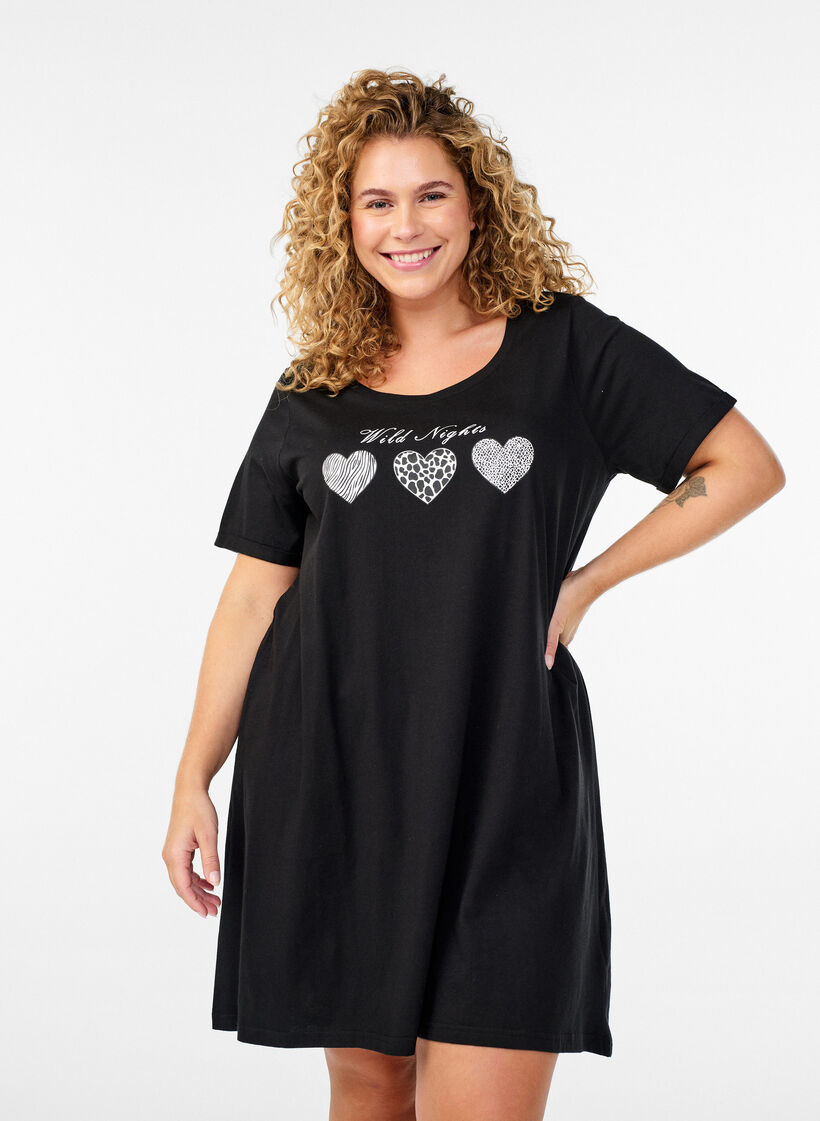 Kurz&auml;rmeliges Nachthemd aus Bio-Baumwolle, Schwarz, Model image number 0