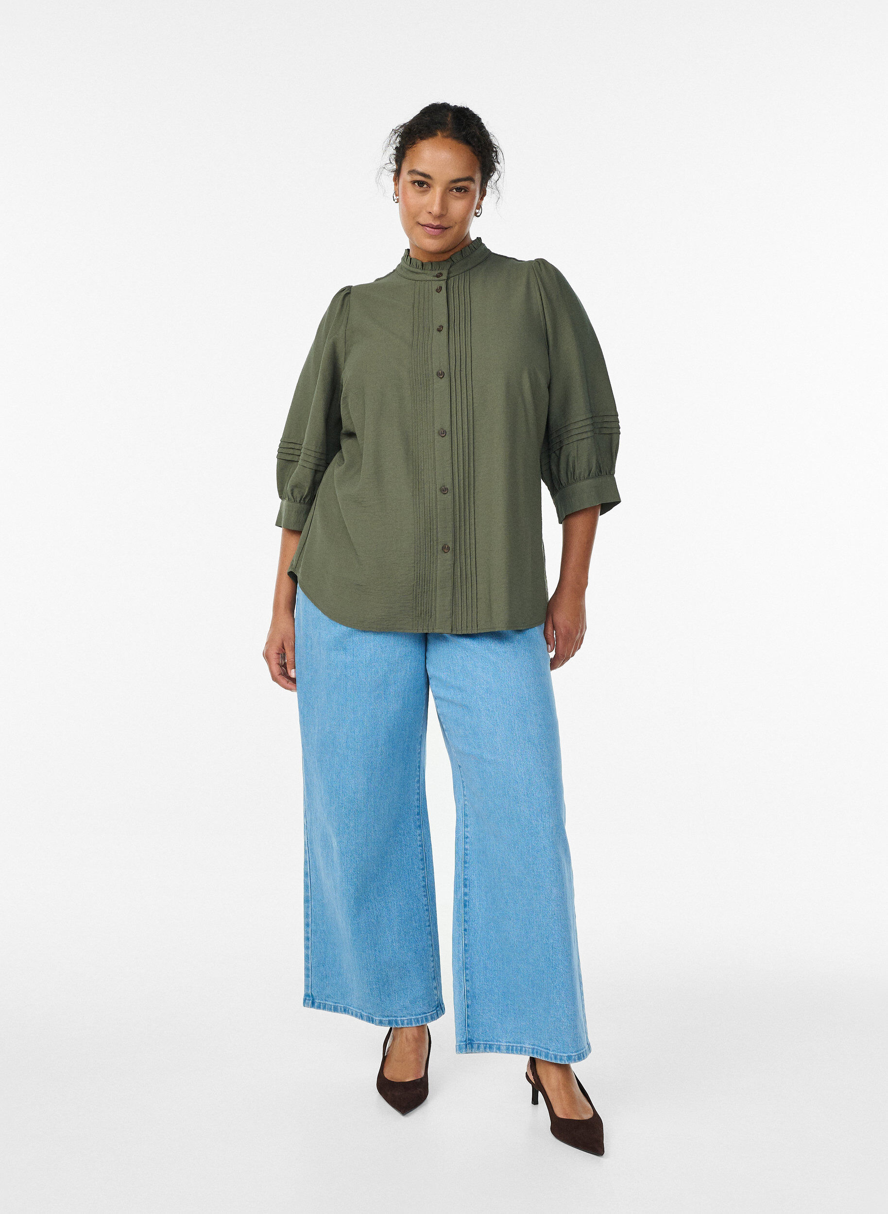 Zizzi Bluse mit 3/4-&Auml;rmeln und dekorativen Falten, Gr&uuml;n, Model image number 1