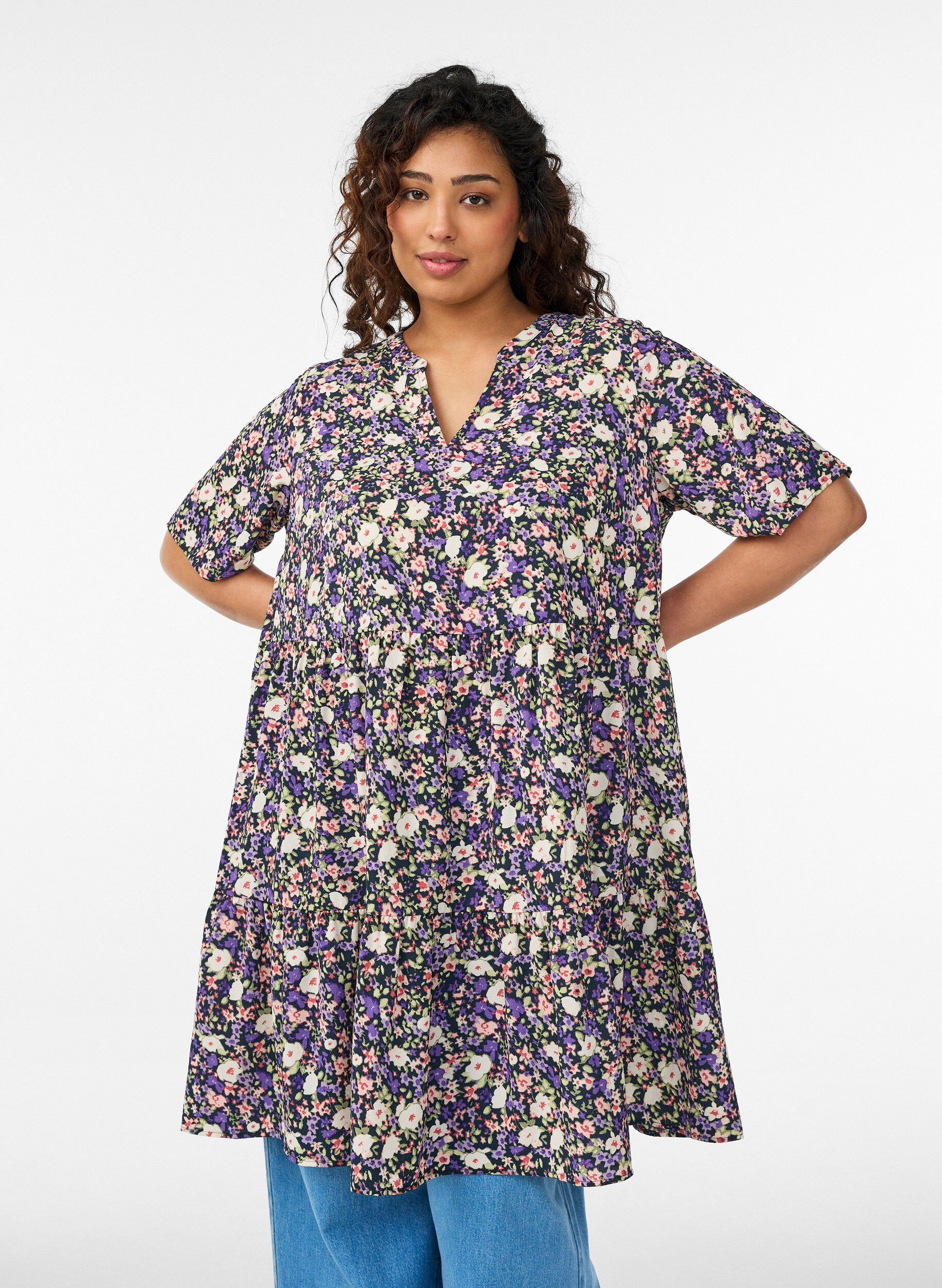 Zizzi Kurzarmkleid mit A-Linie und Teilungsn&auml;hten, Lila, Model image number 0