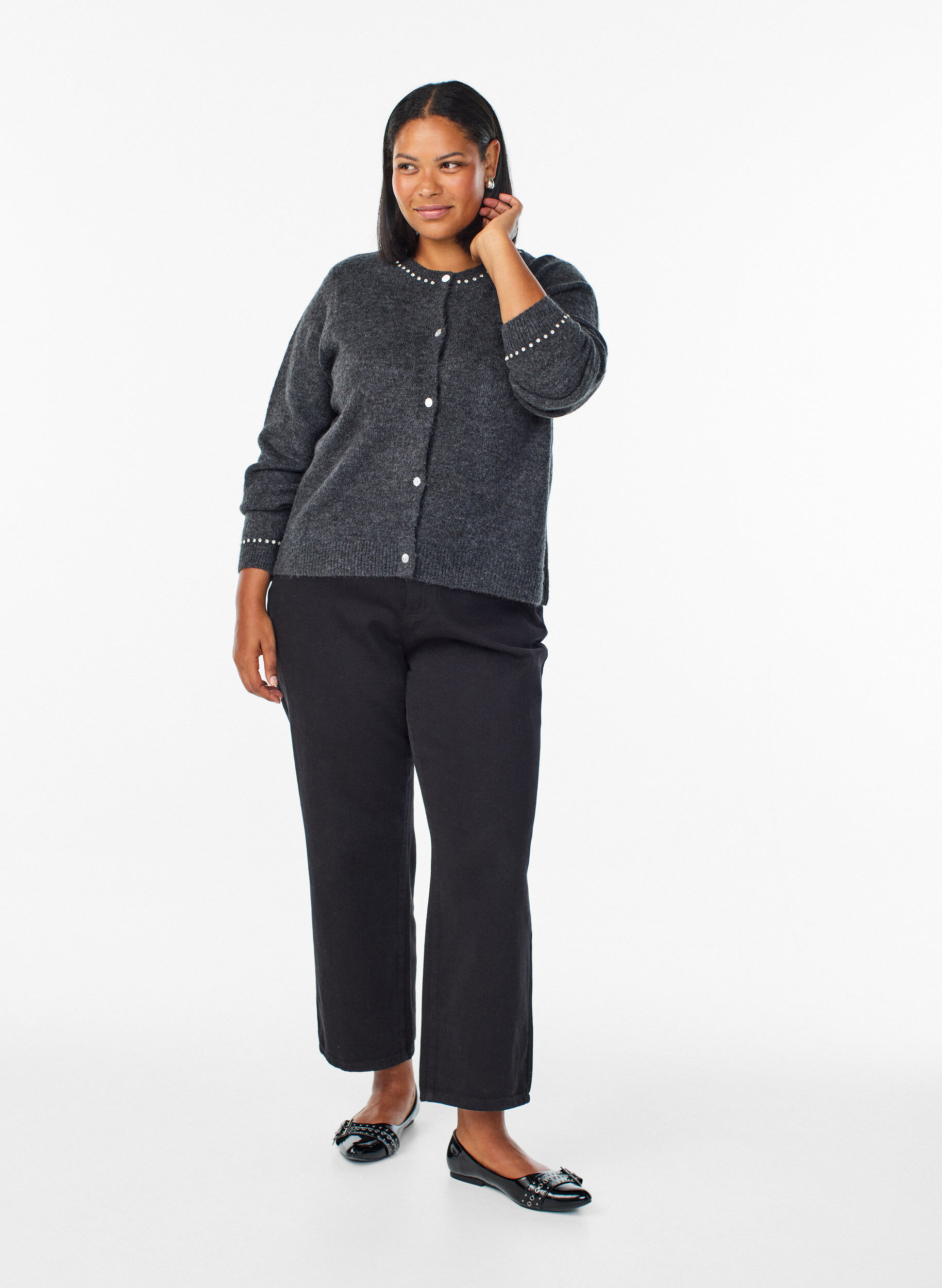 Zizzi Strickjacke mit Strasssteinen und Zierkn&ouml;pfen, Grau, Model image number 1