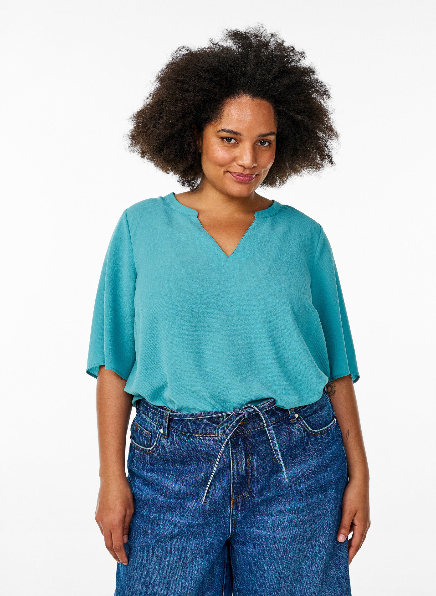 Zizzi Kurz&auml;rmlige Bluse mit V-Ausschnitt, Gr&uuml;n, Model image number 0