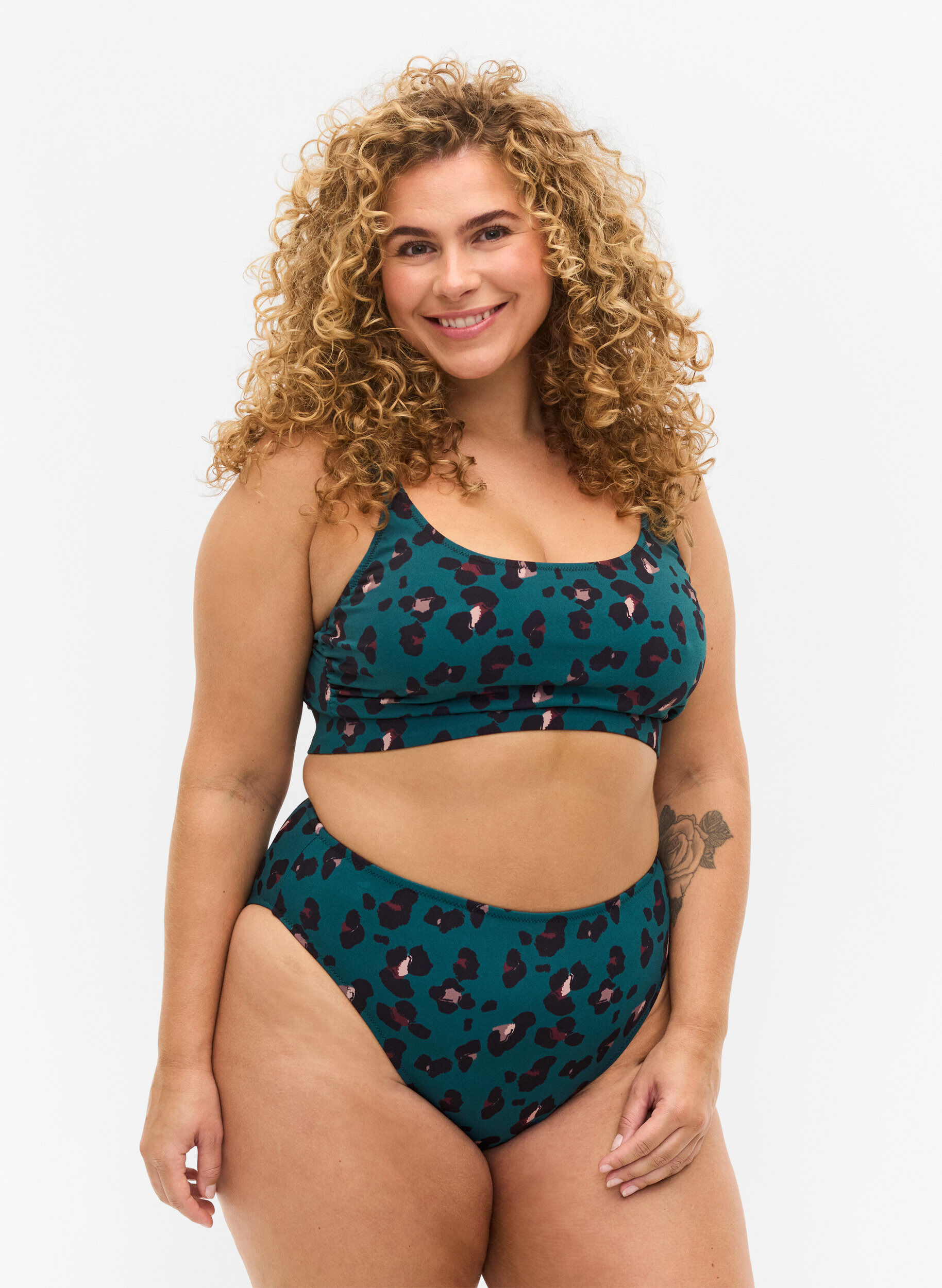 Zizzi Hochtaillierte Bikinihose, Teal Leopard, Model image number 0