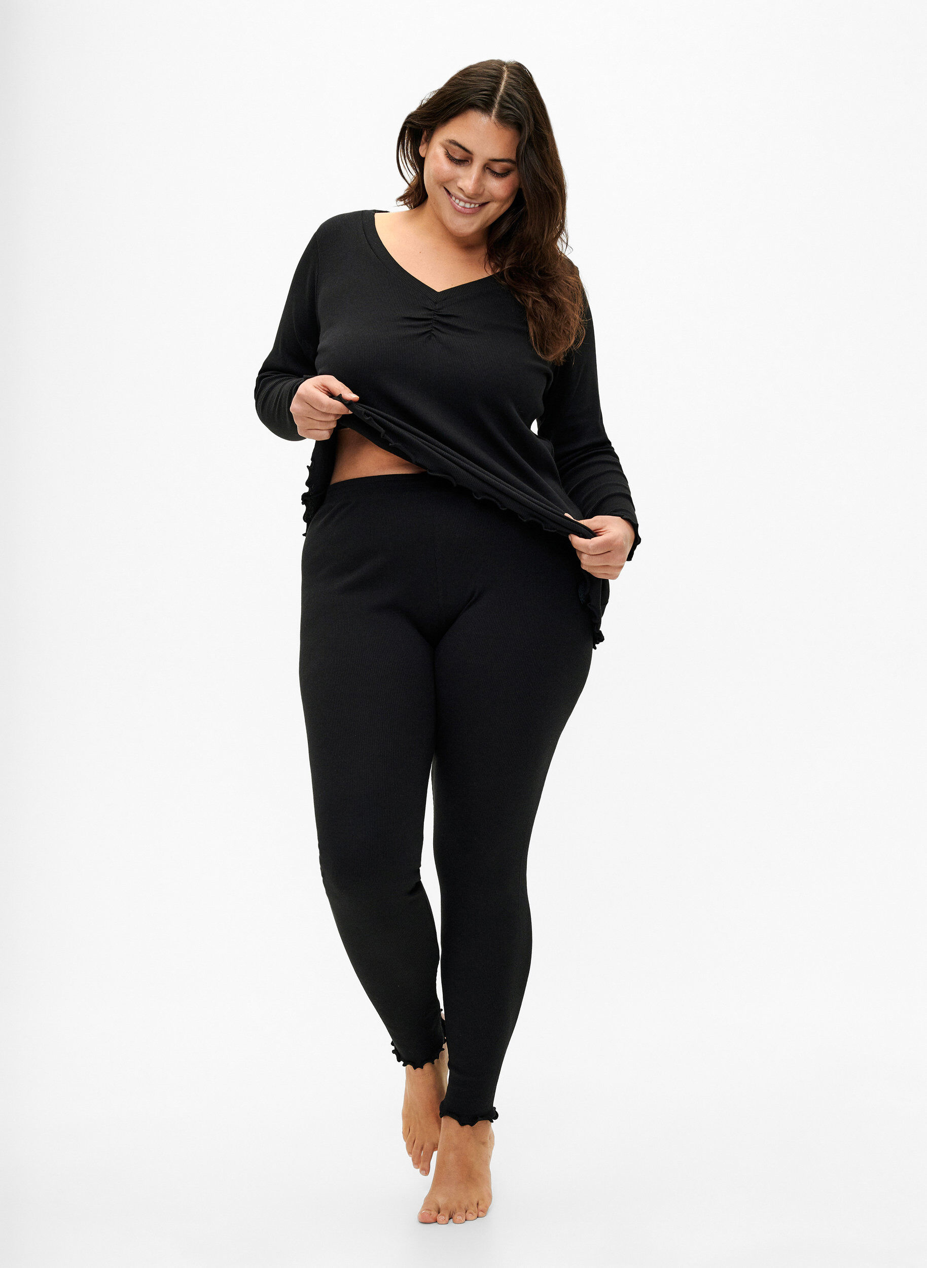 Zizzi Eng geschnittene, gerippte Hose, Black, Model image number 0
