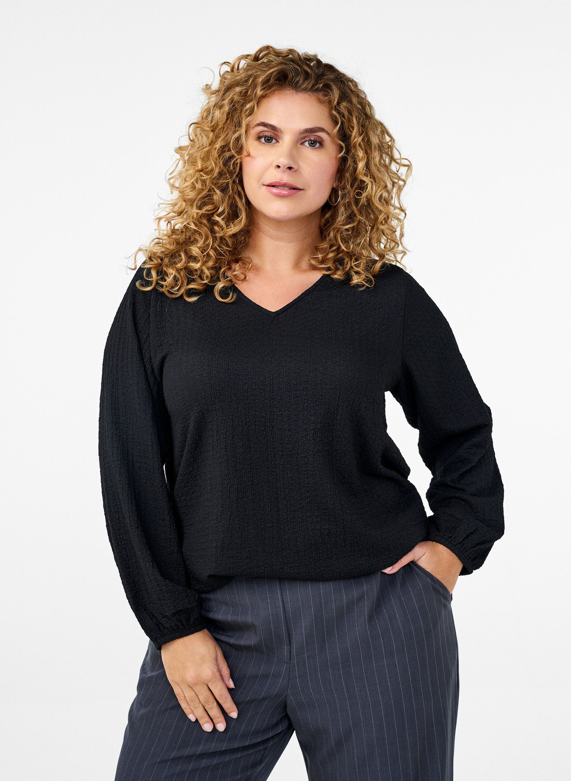 Zizzi FLASH - Bluse mit Struktur und langen &Auml;rmeln, Black, Model image number 0
