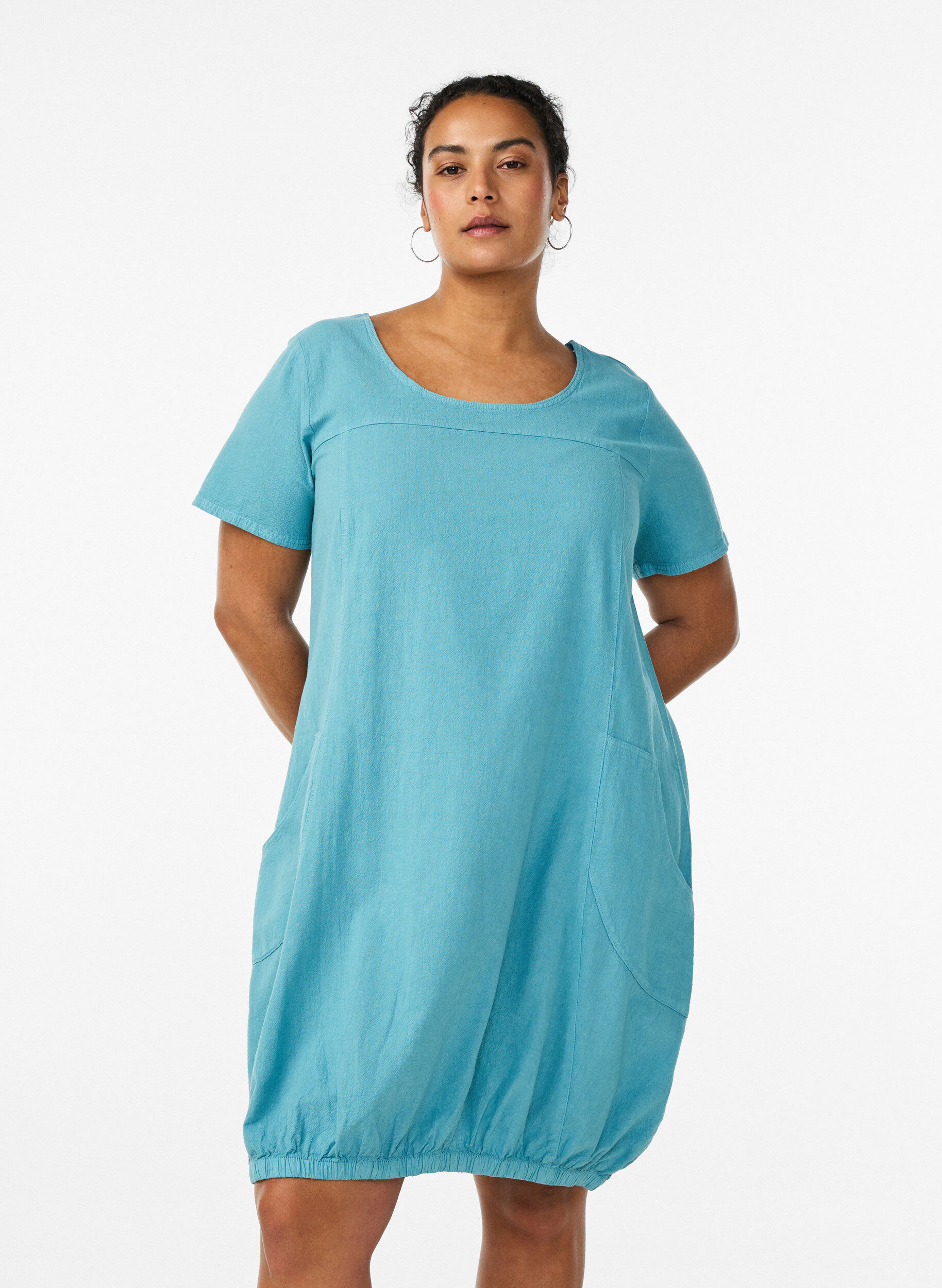 Kurzarm Kleid aus Baumwolle, Blau, Model