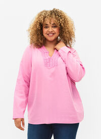 Bluse aus Baumwolle mit Häkeldetail, Begonia Pink, Model