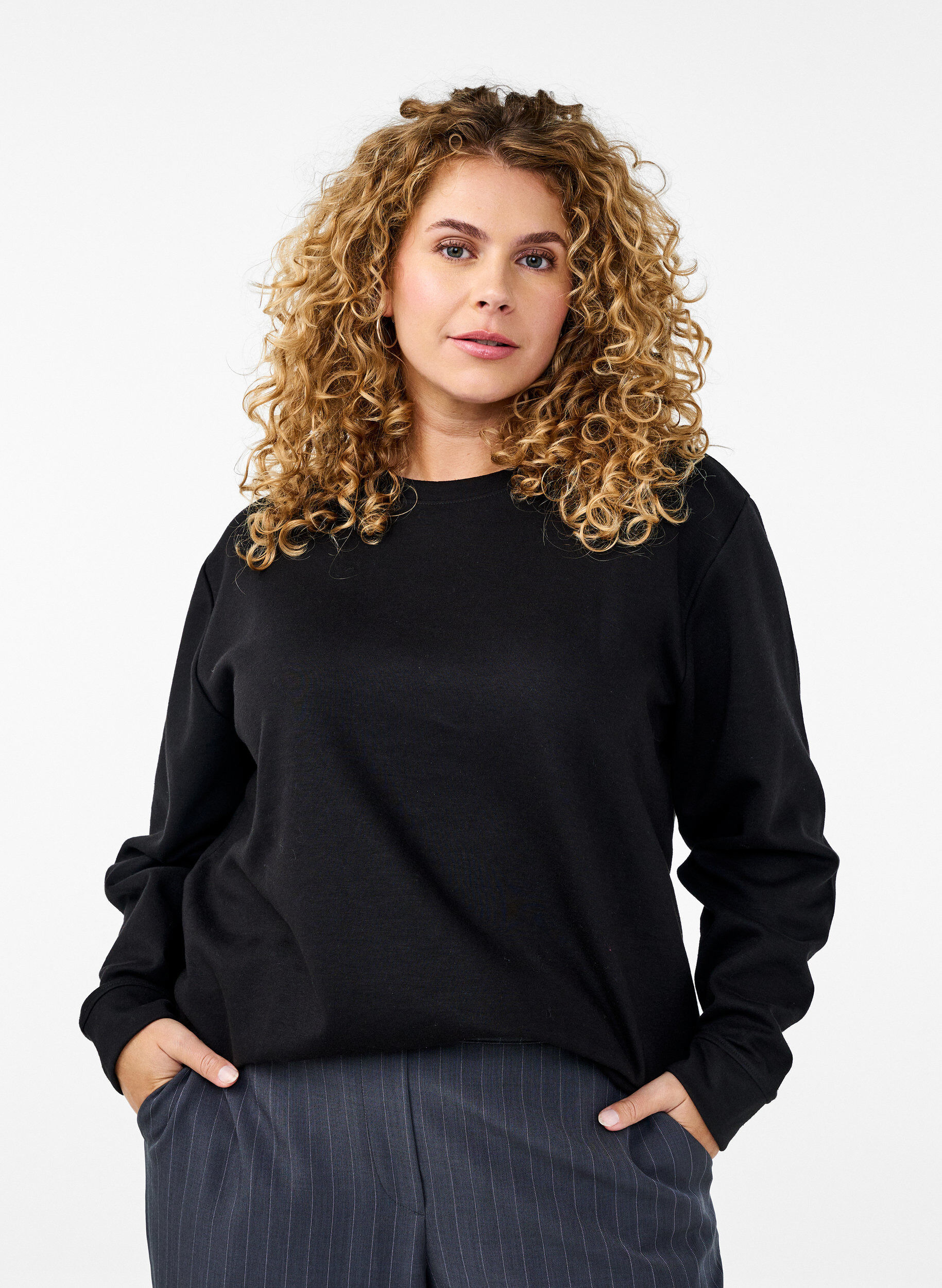 Zizzi FLASH - Sweatshirt mit Rundhalsausschnitt, Schwarz, Model image number 0
