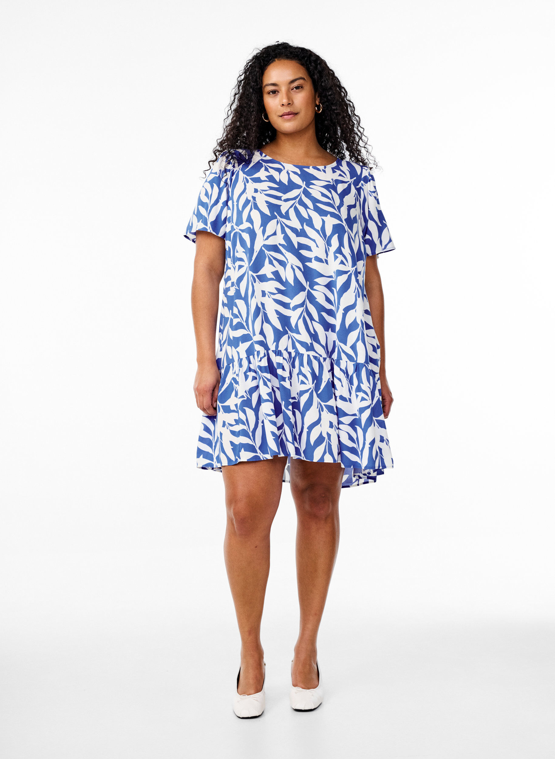 Zizzi FLASH &ndash; Kleid aus Viskose mit Schnittlinie, Blau, Model image number 1