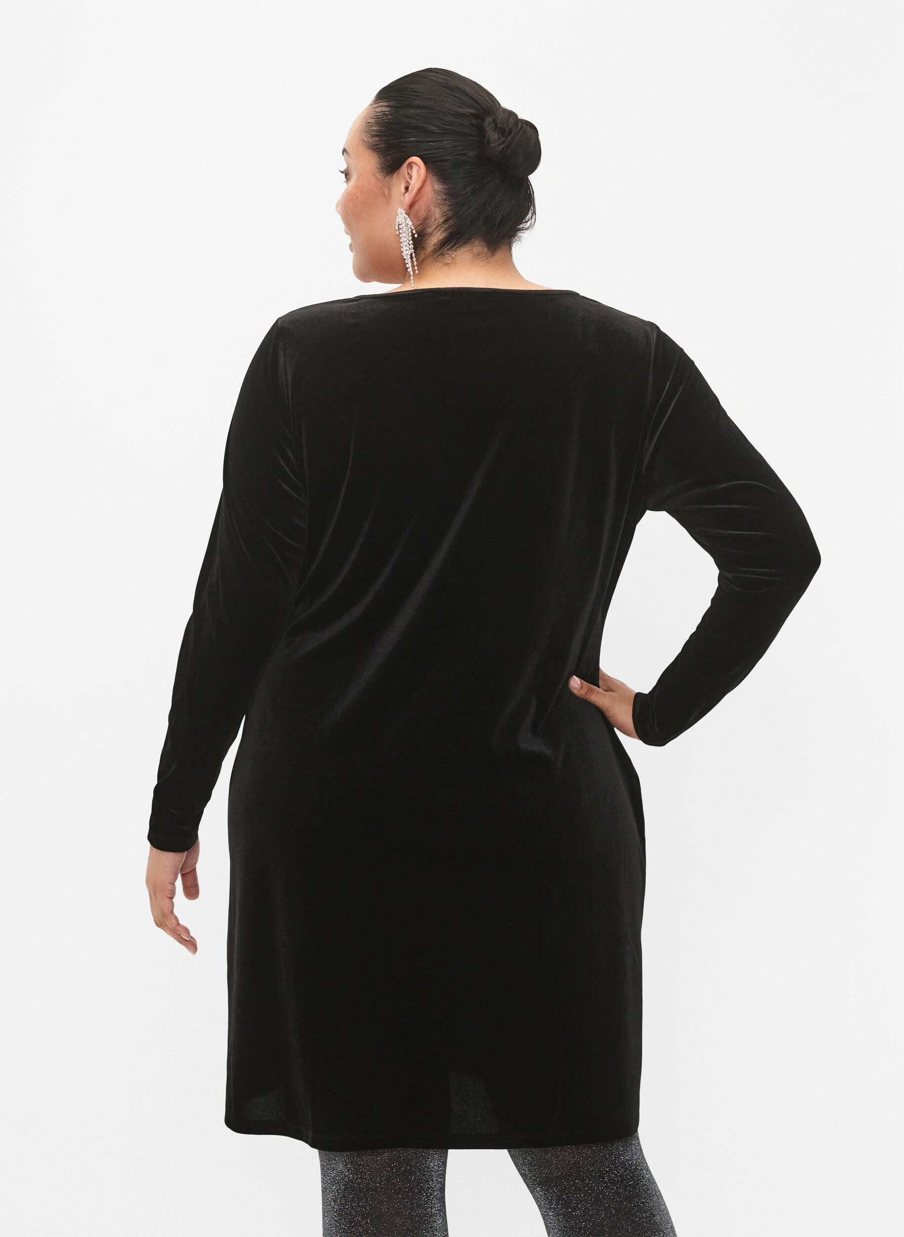 Zizzi Samtkleid mit langen &Auml;rmeln, Black, Model image number 1