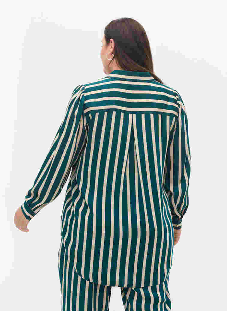 Gestreiftes langärmeliges Hemd, Green Stripe, Model