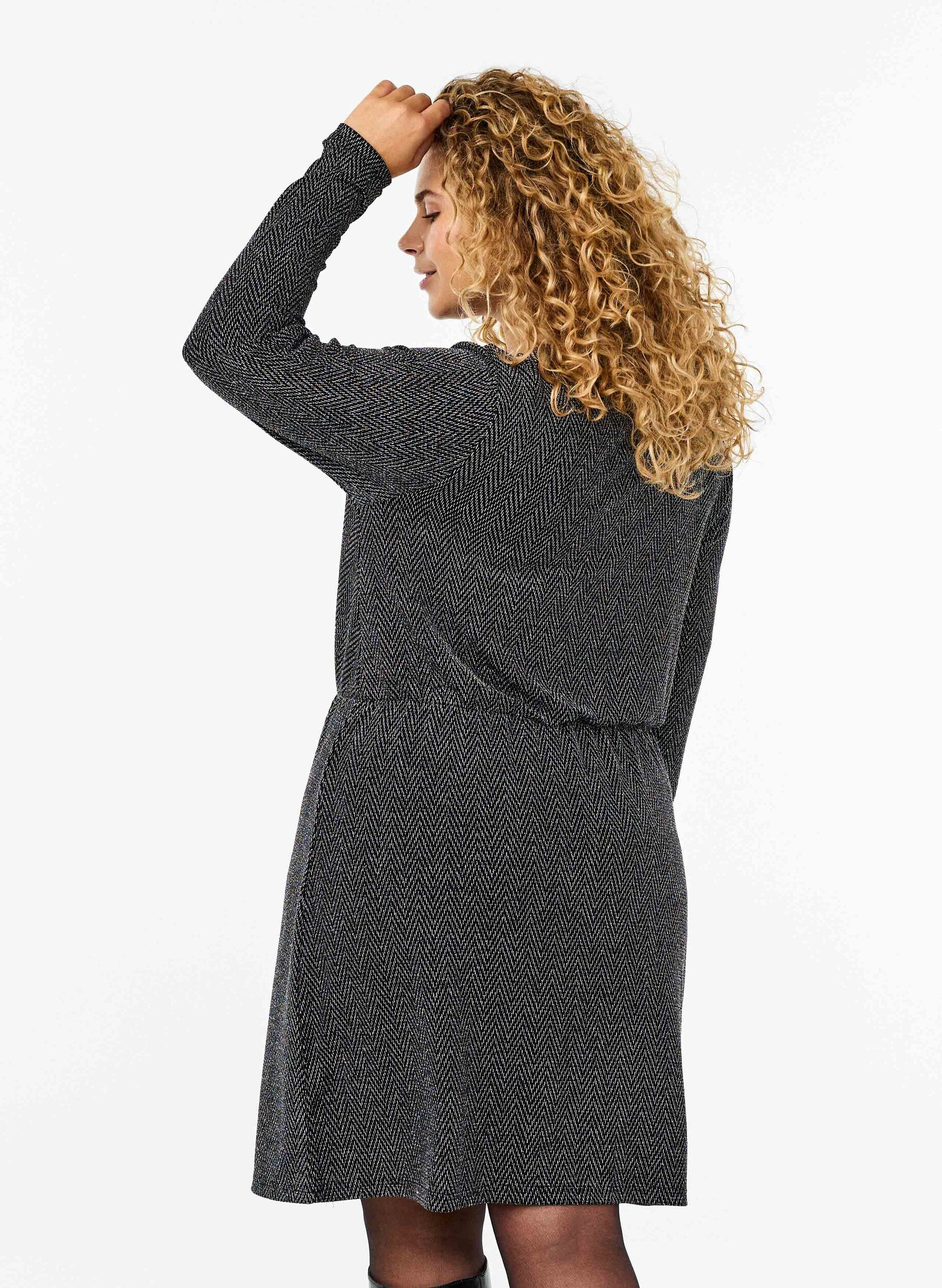 Zizzi Glitzerkleid mit Zickzackmuster, Silver ZigZagShimmer, Model image number 1