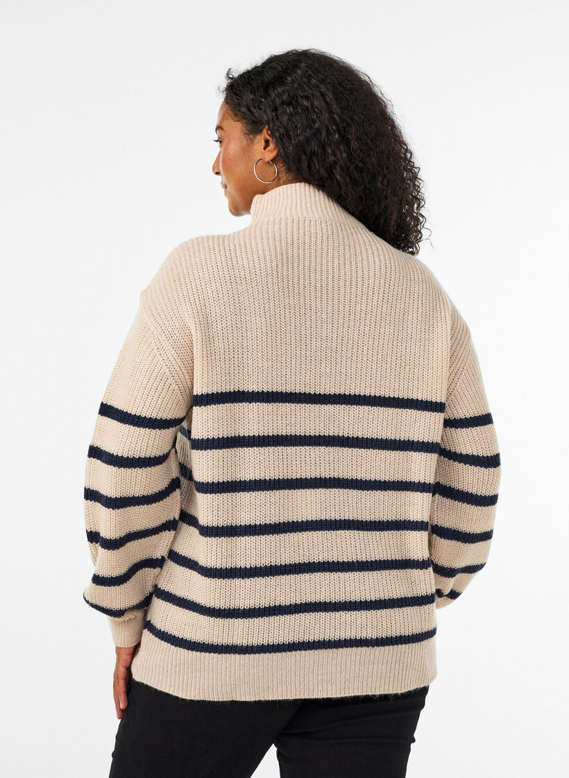 Strickpullover mit hohem Kragen und Rei&szlig;verschluss, Vanille, Model image number 2