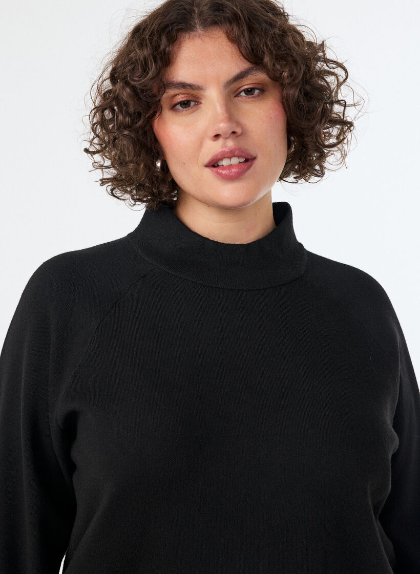 Strickbluse aus einer Viskosemischung mit Rollkragen, Schwarz, Model image number 3
