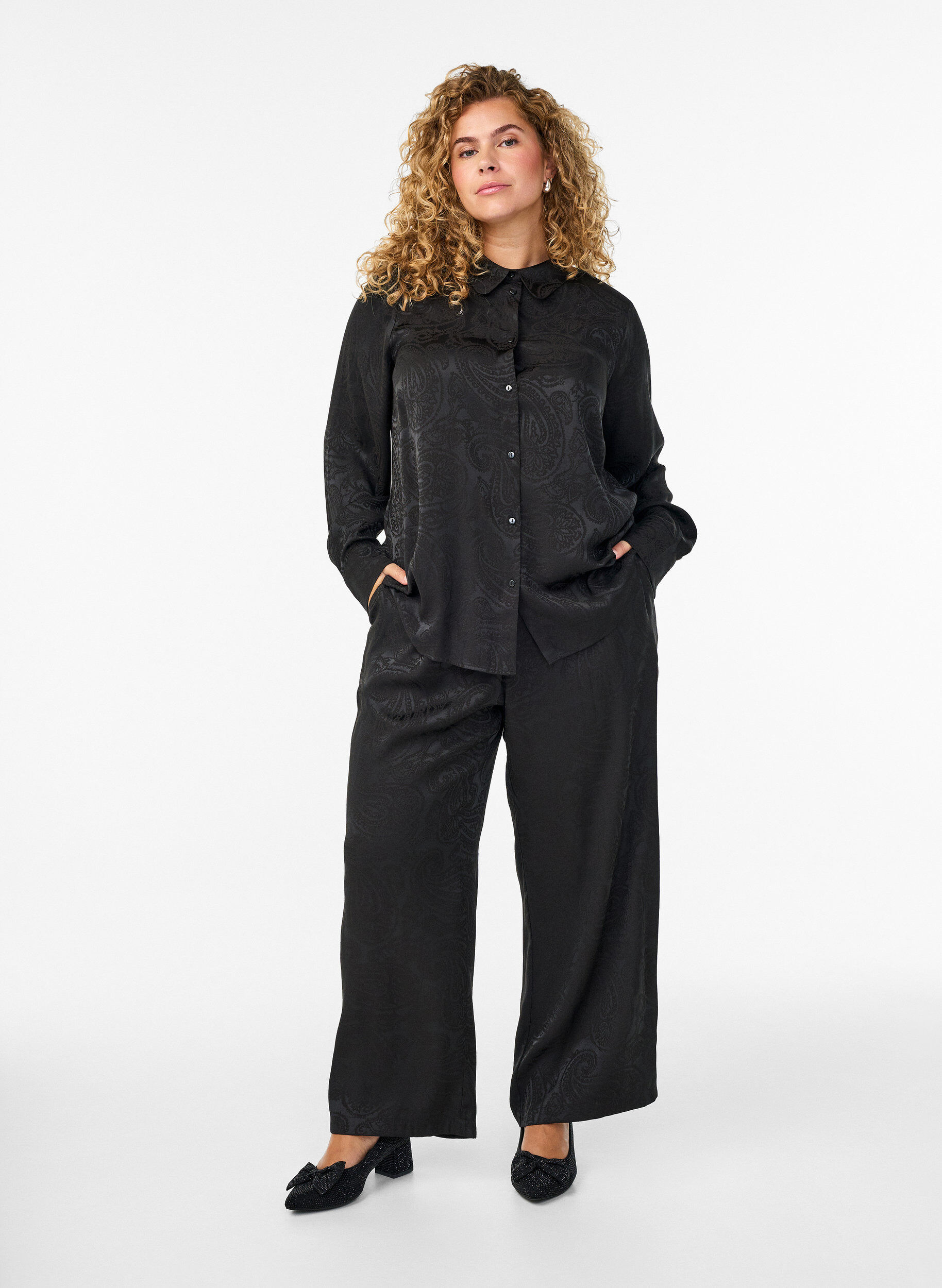 ZizziWeite Hose mit Paisleymuster und hoher Taille, Schwarz, Model image number 0
