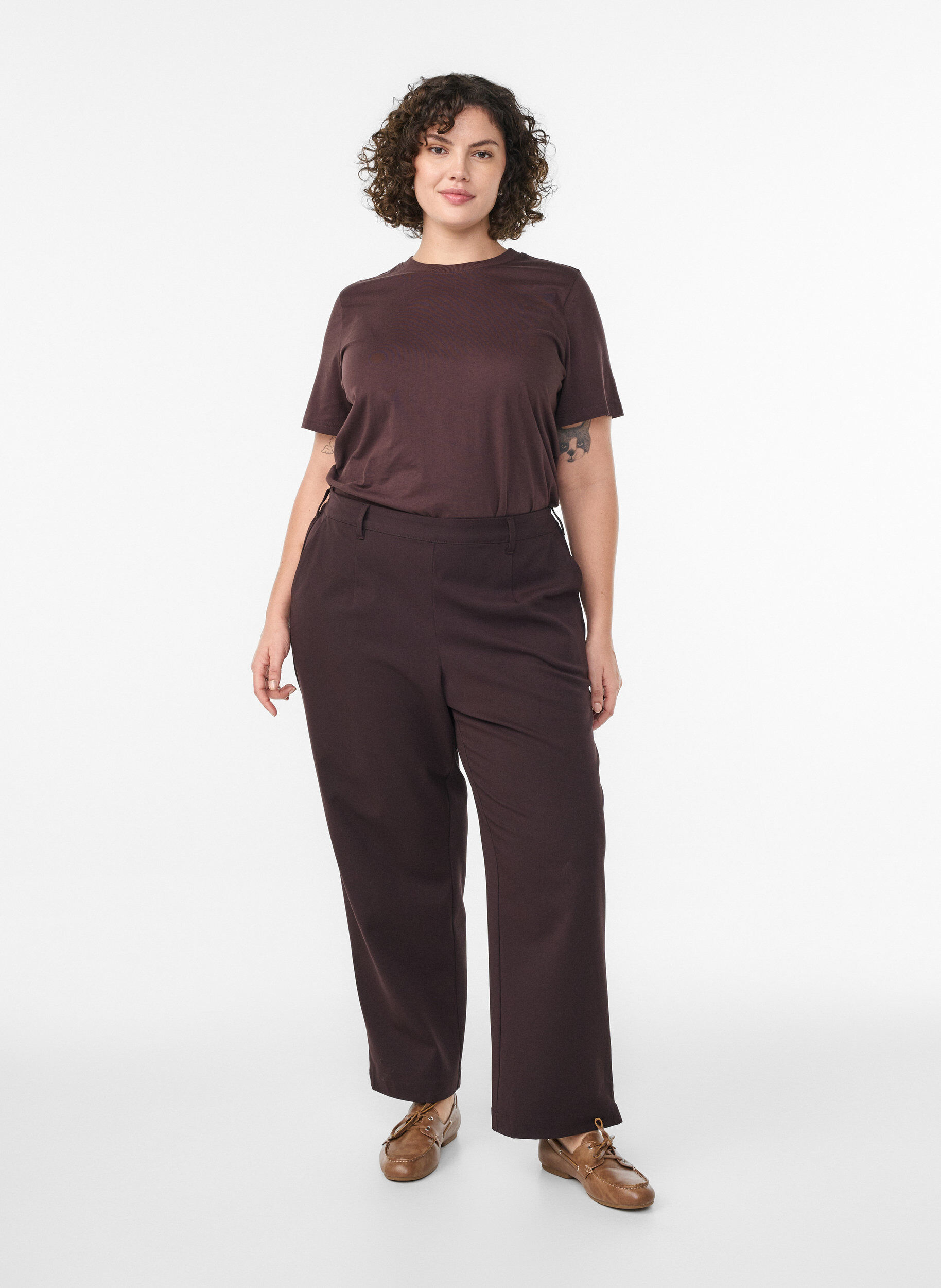 Zizzi Basic-T-Shirt aus Baumwolle mit Rundhalsausschnitt, Braun, Model image number 1