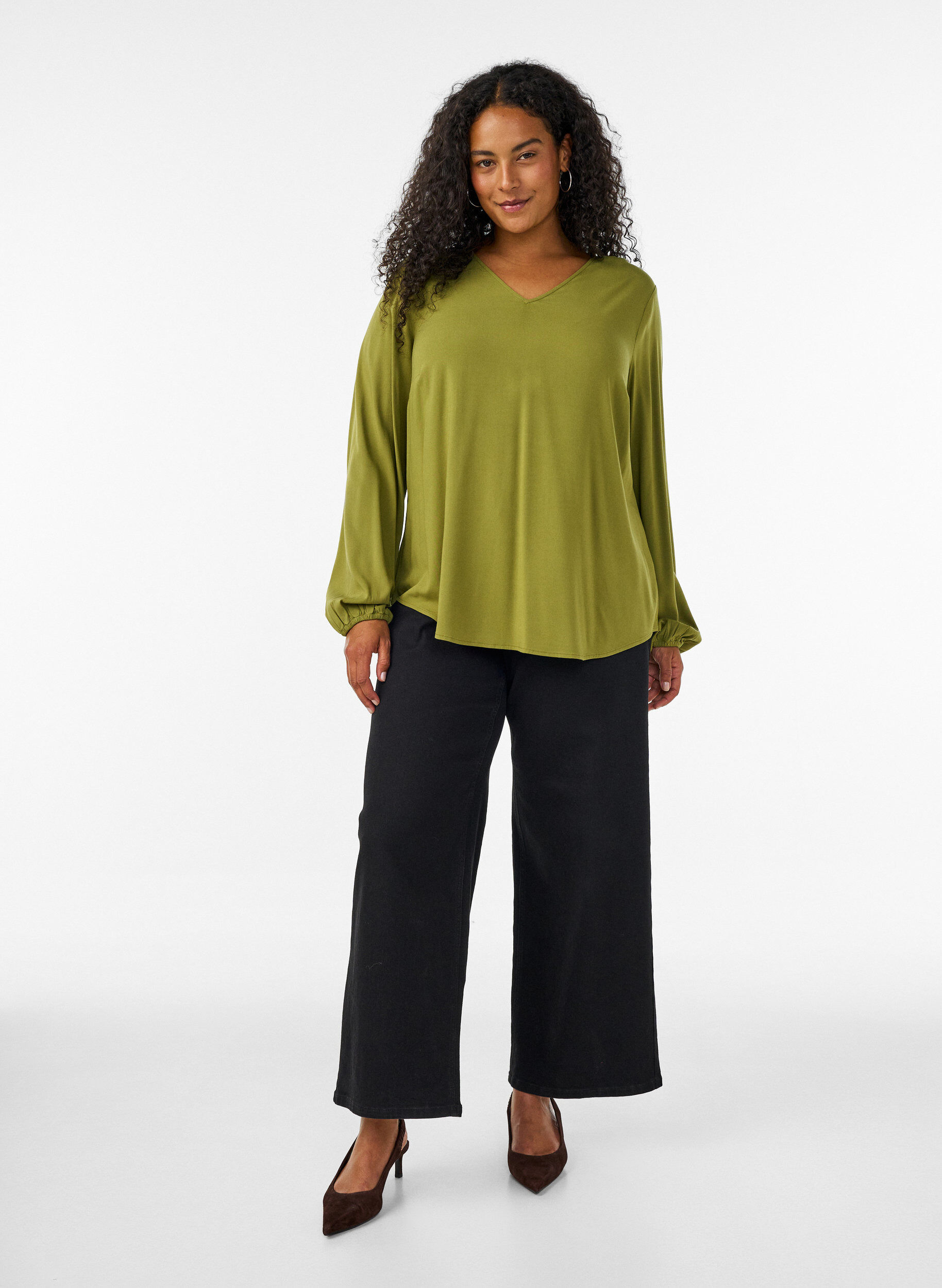 ZizziBluse aus Viskose mit V-Ausschnitt und langen &Auml;rmeln, Gr&uuml;n, Model image number 1