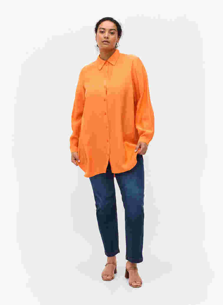 Lange Hemdbluse aus Viskose, Celosia Orange, Model image number 2