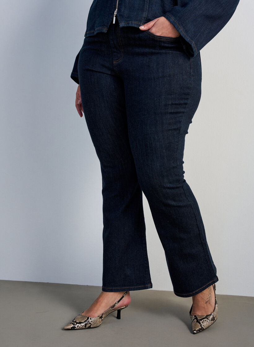 Ellen Bootcut-Jeans mit hoher Taille, Blau, Model image number 2