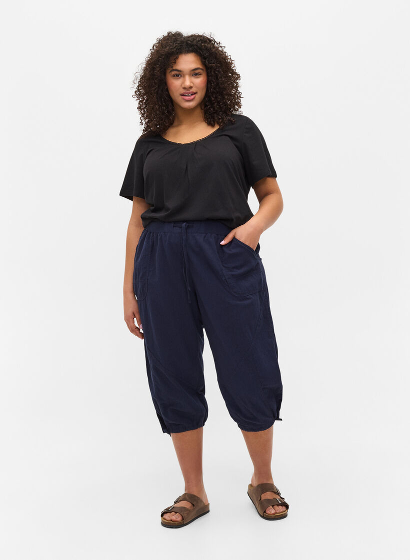 Lockere Caprihose aus Baumwolle, Blau, Model image number 0