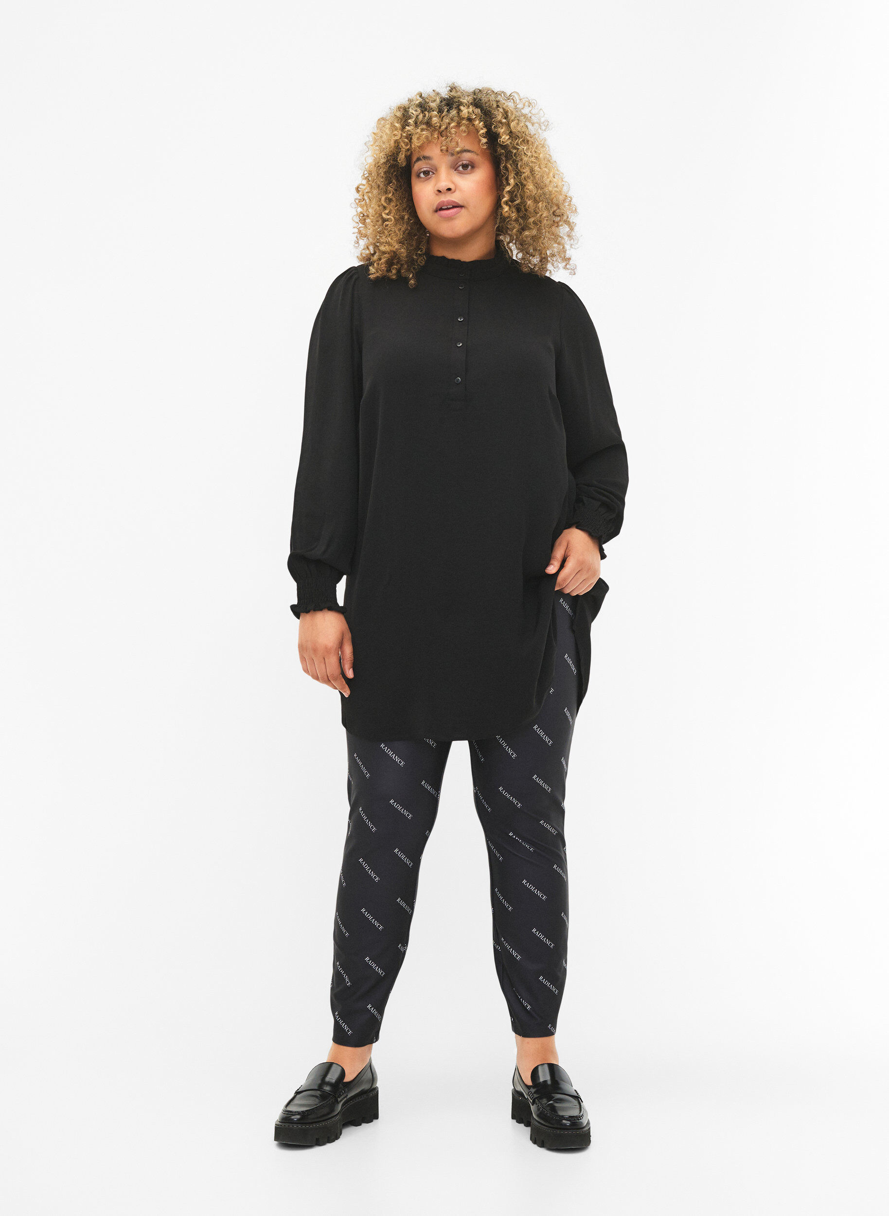 Zizzi Textdruck Leggings, Black Radiance, Model image number 0