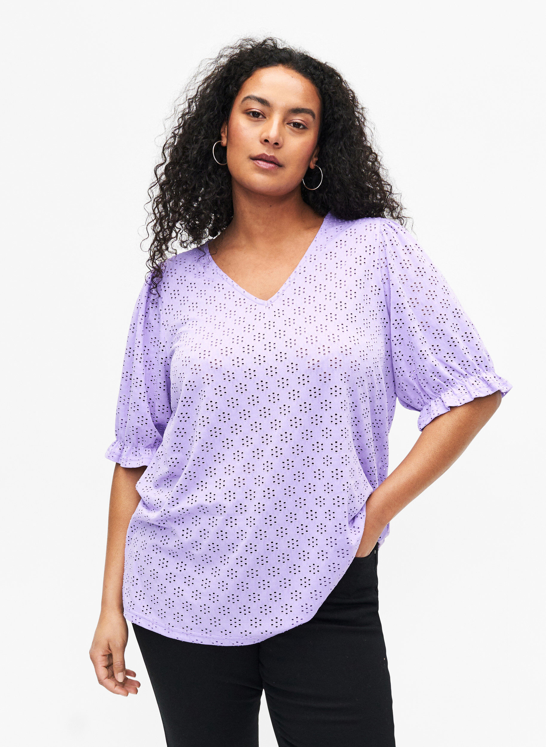 Zizzi Bluse mit V-Ausschnitt und Lochmuster, Viola, Model image number 0