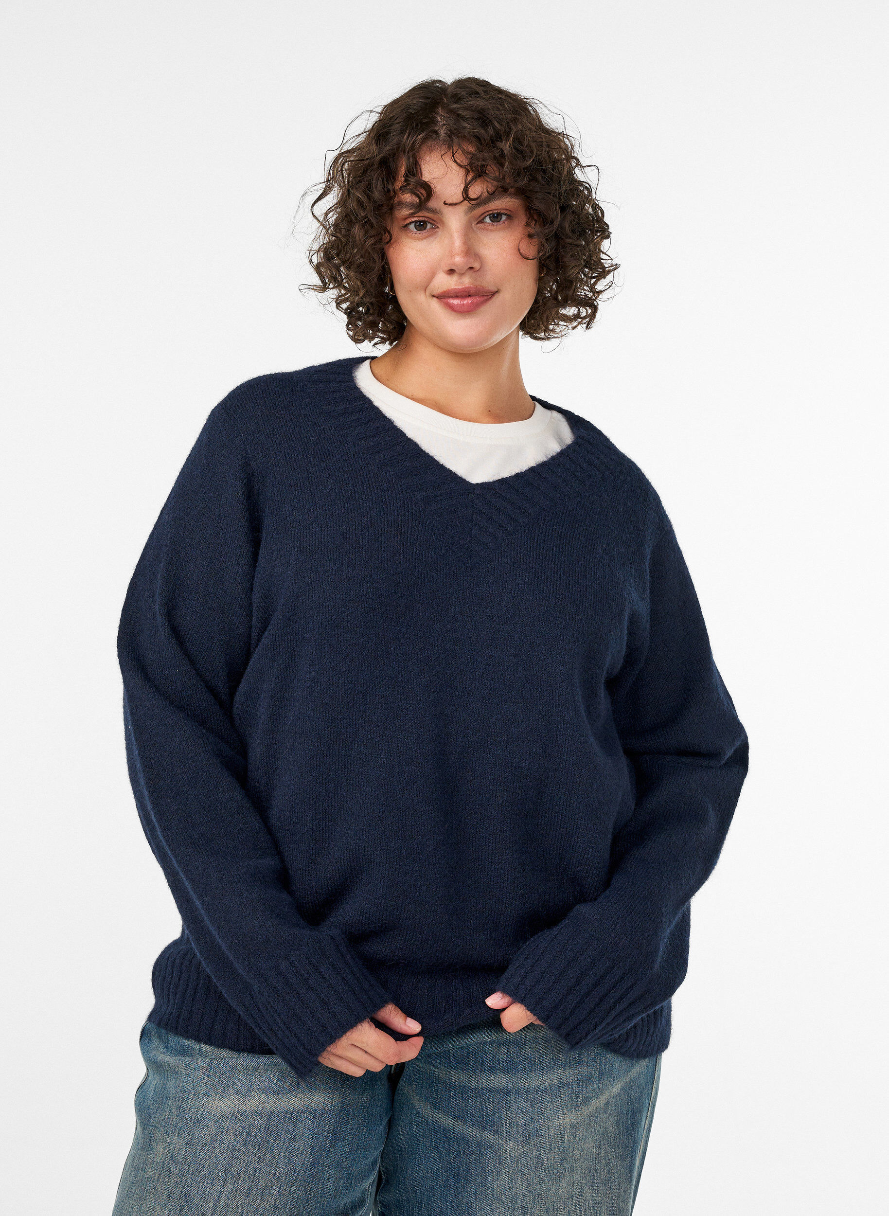 Pullover mit V-Ausschnitt, Blau, Model