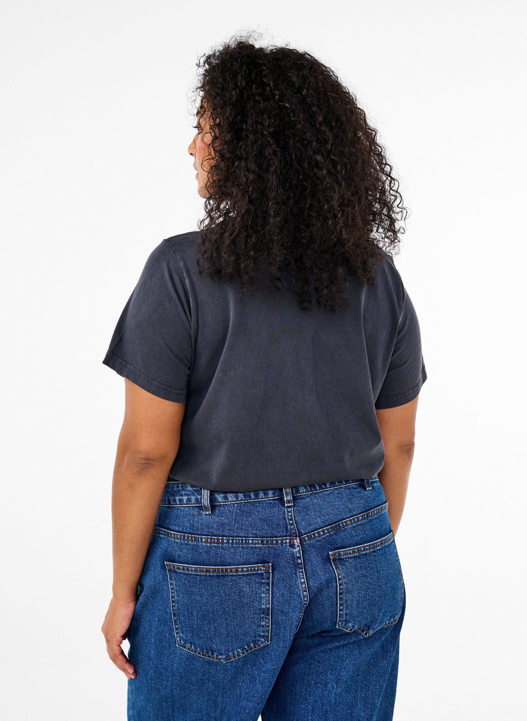 Zizzi Bedrucktes T-Shirt aus Bio-Baumwolle, Grau, Model image number 2