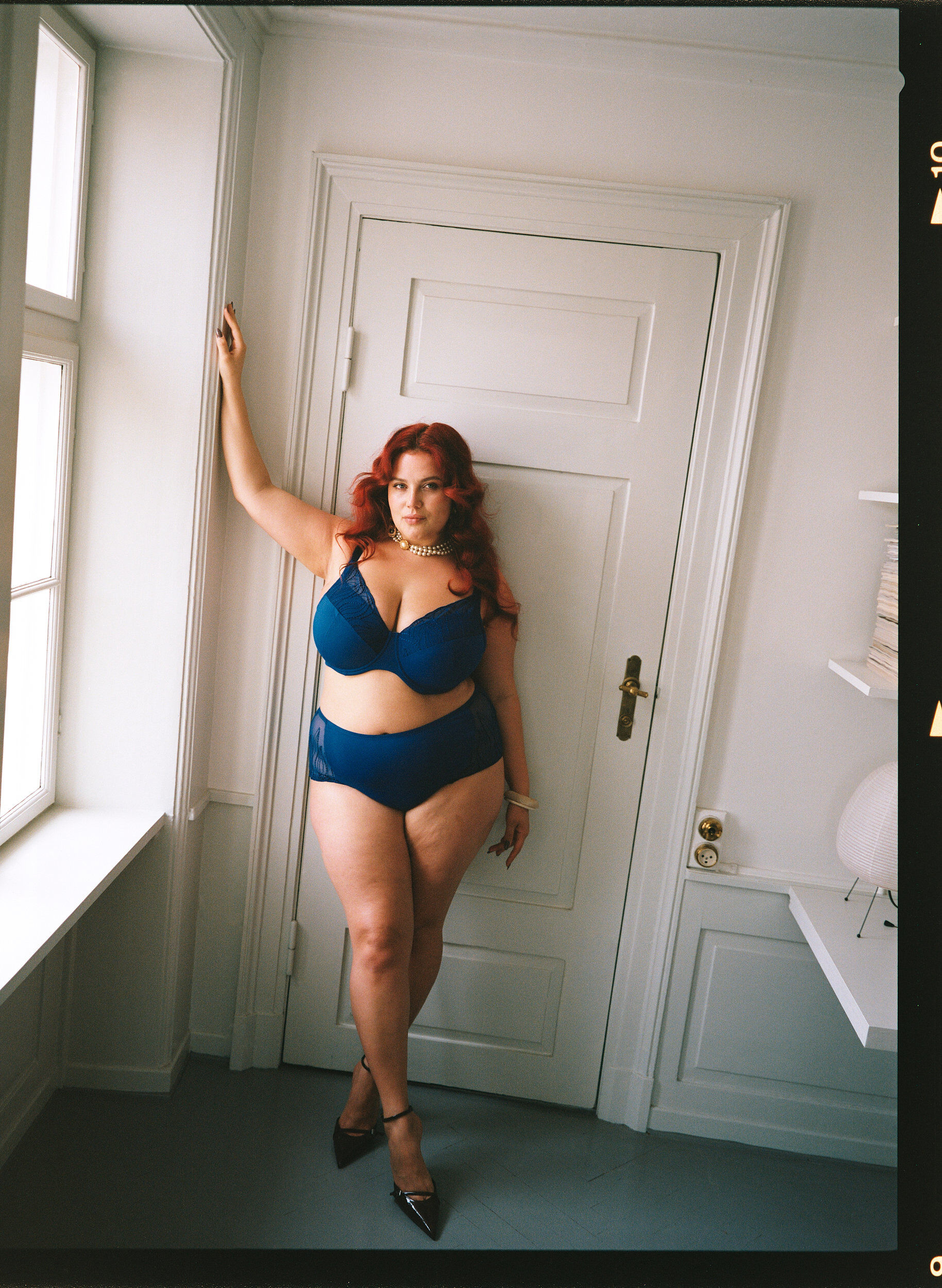 Zizzi BH mit gepolsterten Cups und besticktem Mesh, Blau, Image image number 0