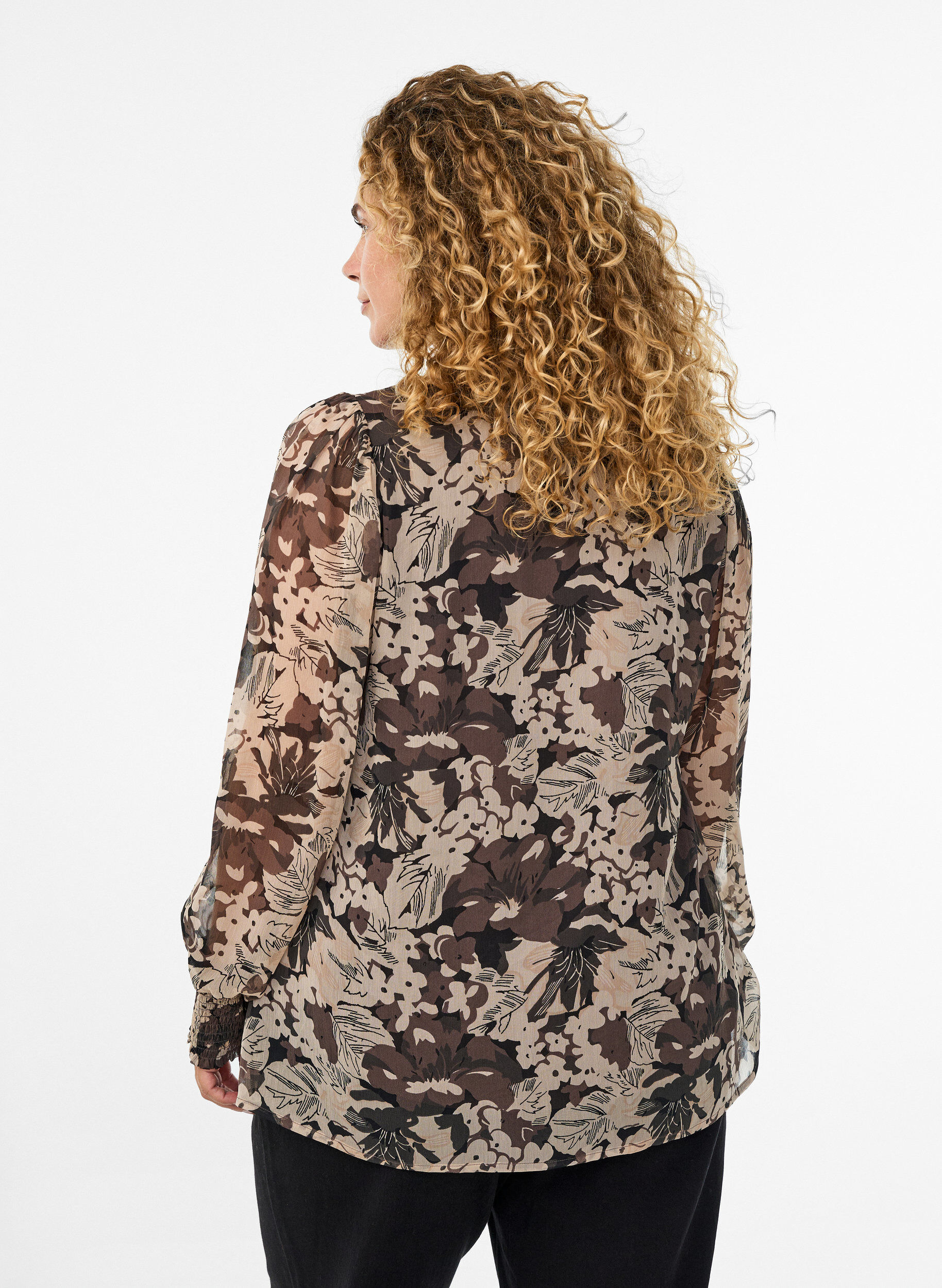 Zizzi Bluse mit floralem Print, Schwarz, Model image number 2