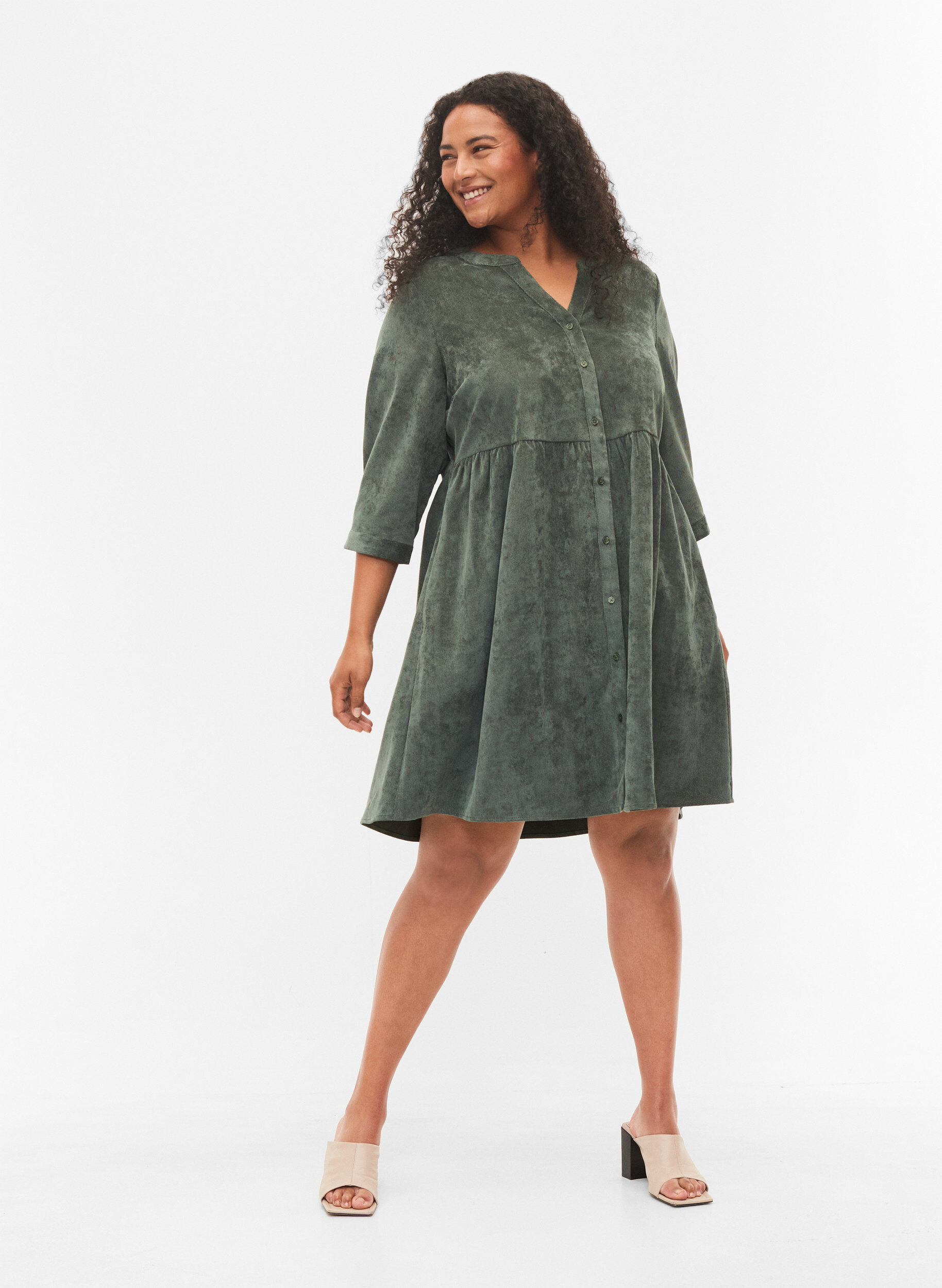 Zizzi Samtkleid mit 3/4 &Auml;rmeln und Knopfleiste, Deep Forest, Model image number 1