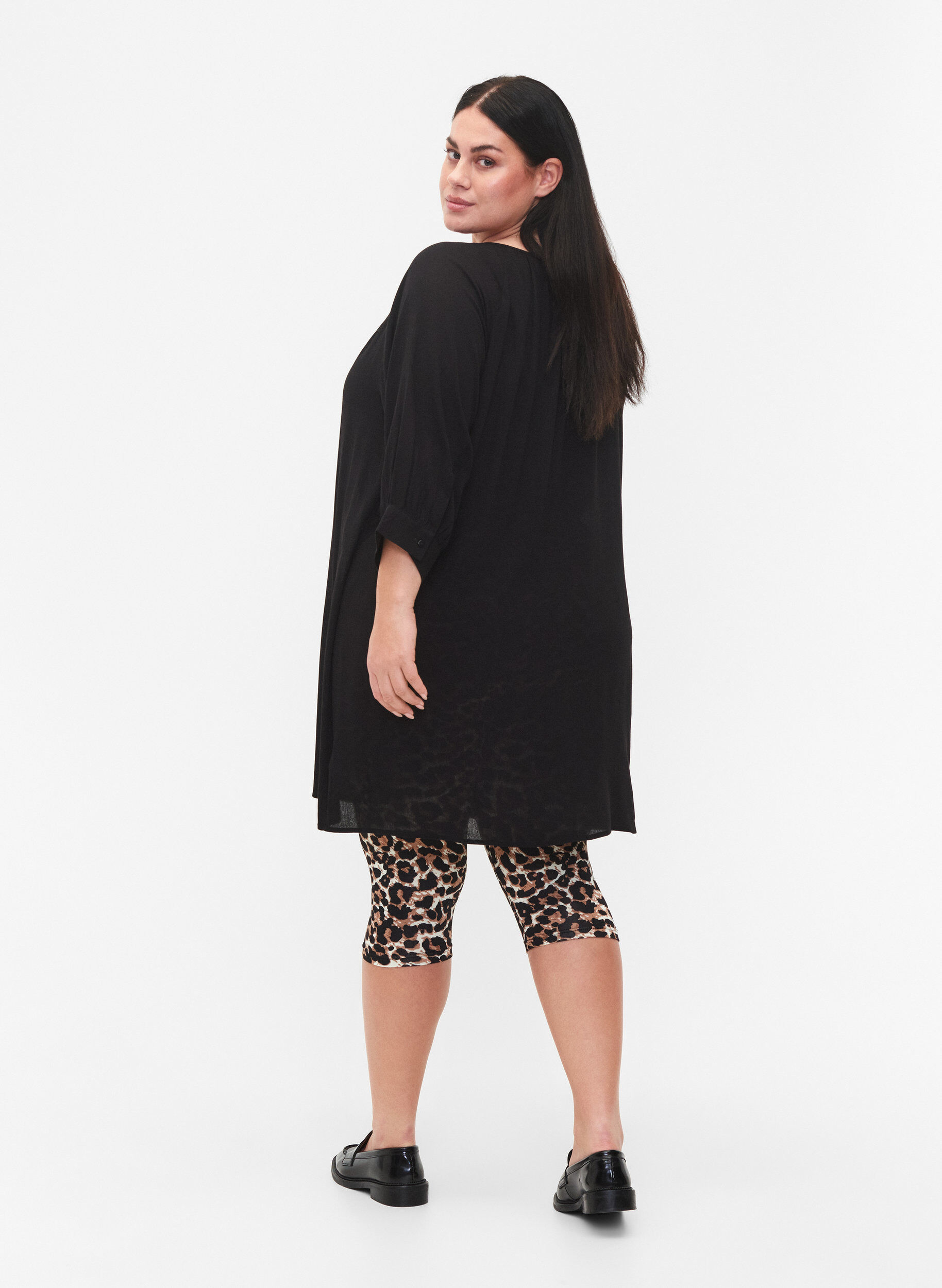 Zizzi 2er-Pack 3/4 Leggings, Black / LEO AOP, Model image number 1
