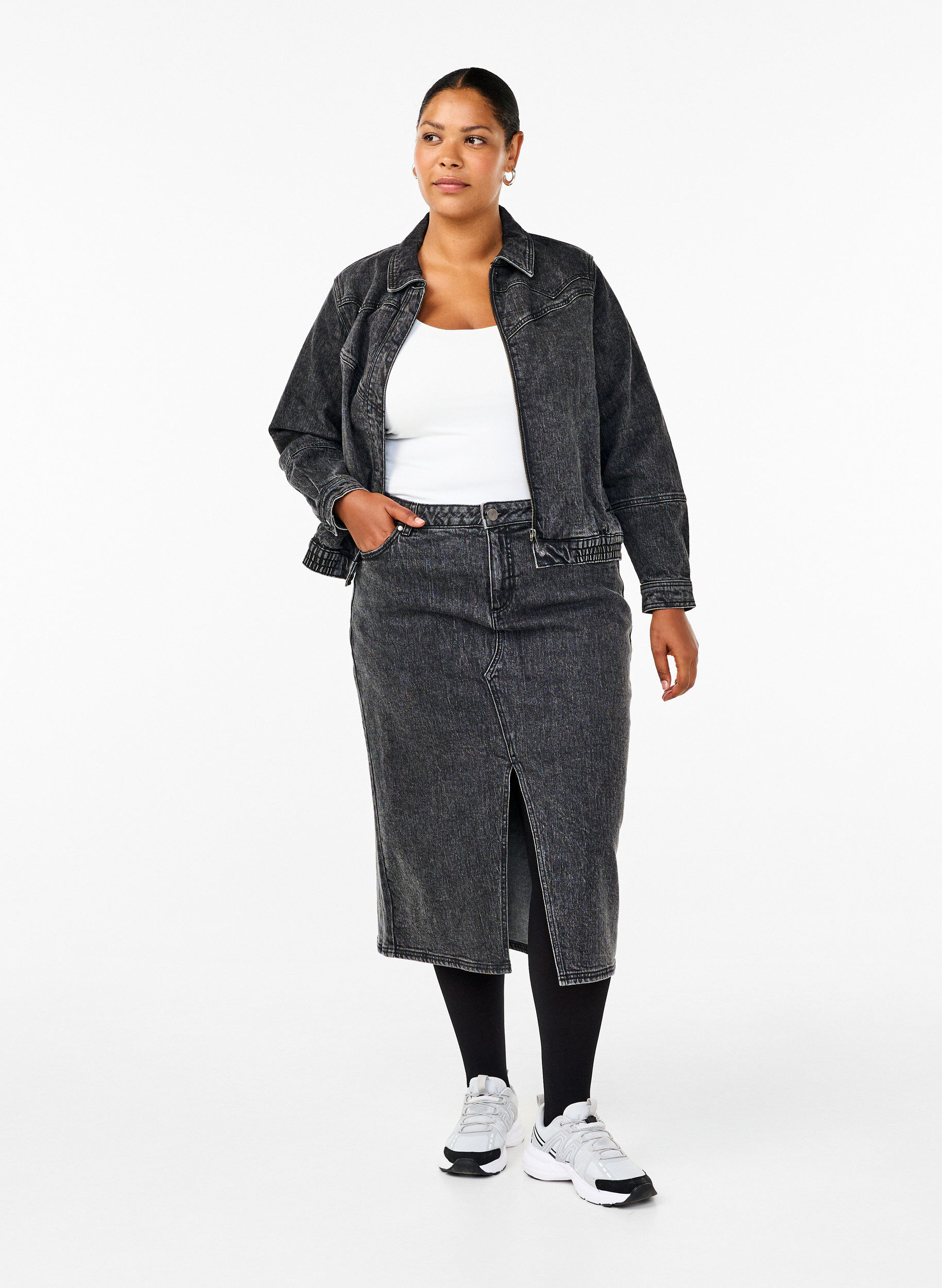 Zizzi Denim-Jacke mit verdecktem Rei&szlig;verschluss, Dark Grey Denim, Model image number 2