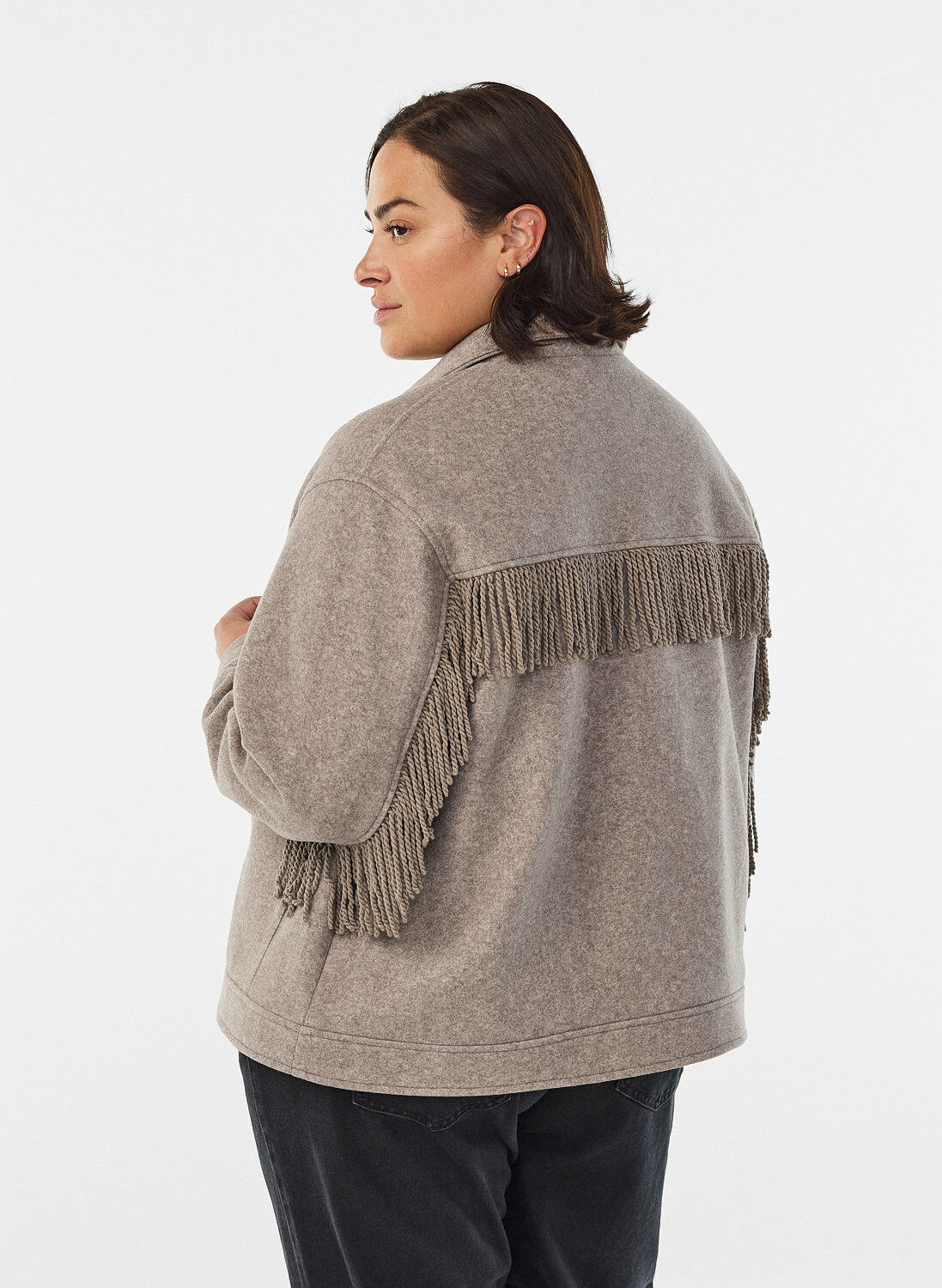 Zizzi Kurze Hemdjacke mit Fransen, Beige, Model image number 2