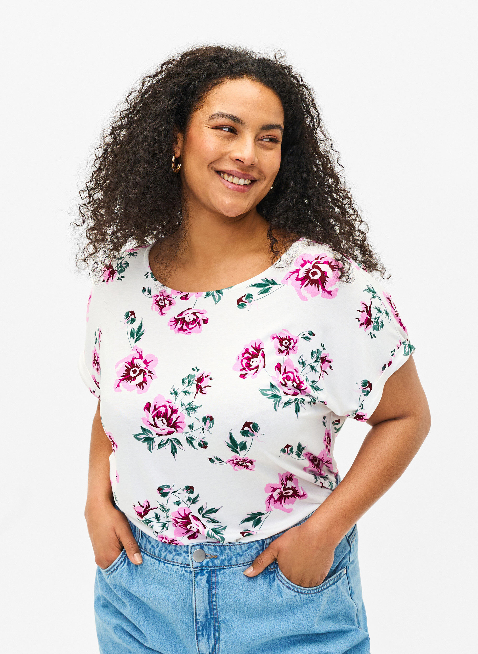 Zizzi Gebl&uuml;mte Bluse aus Viskose mit kurzen &Auml;rmeln, White Pink AOP, Model image number 0