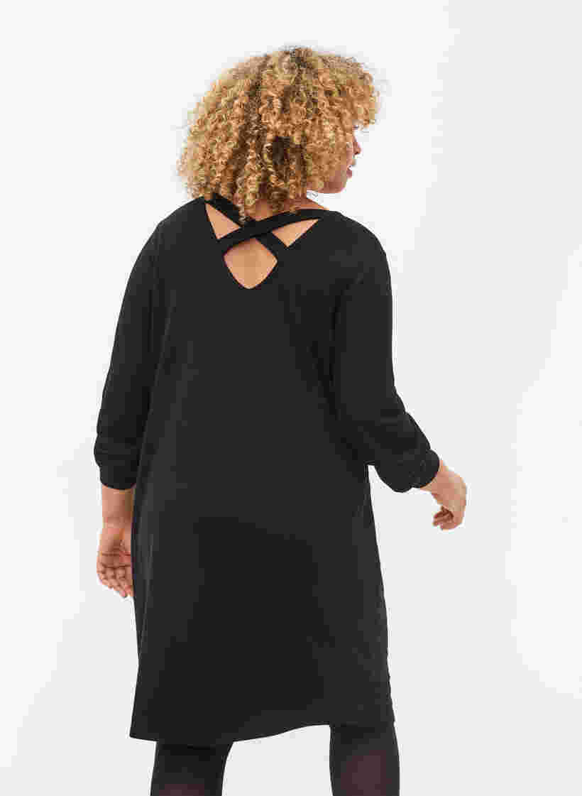 Langärmliges Kleid mit Rückenausschnitt, Black, Model image number 1